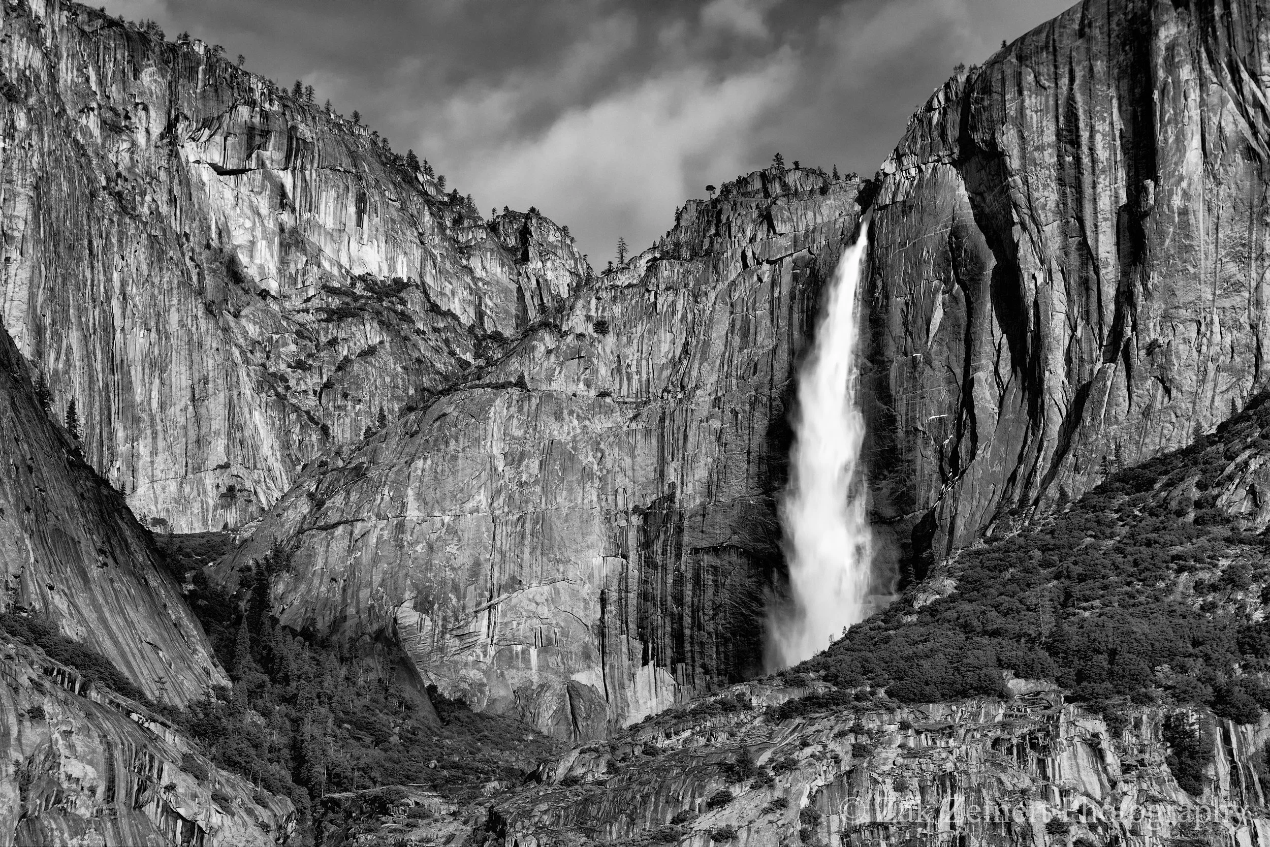 Great upper falls in Yosemite