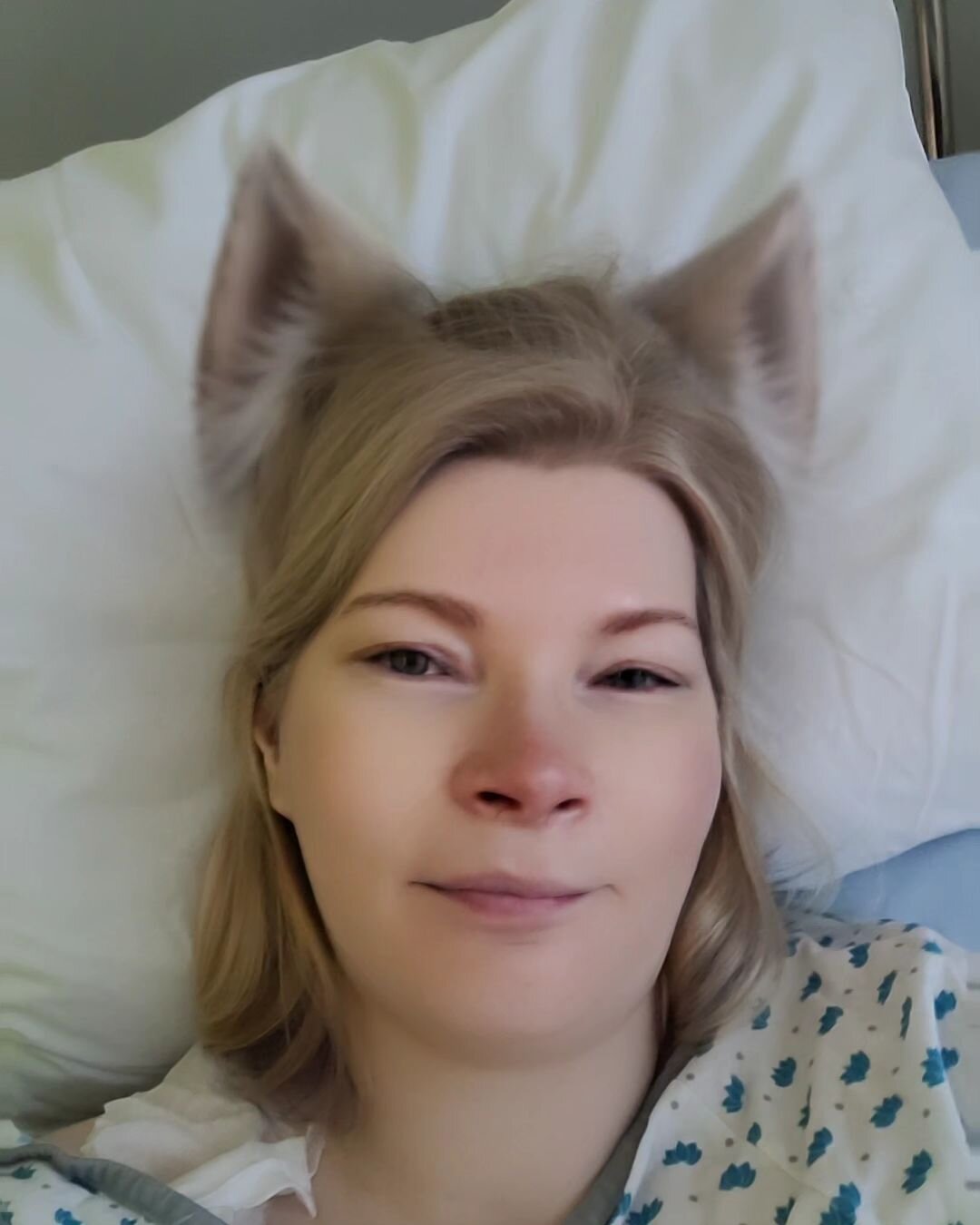 Snapchat selfie after some relieving news and good painkillers. I woke up and are feeling better, because epidural pain numbing works. Not sure yet what was done, in the end, but it was as of today's knowledge not cancer. Some other major things were