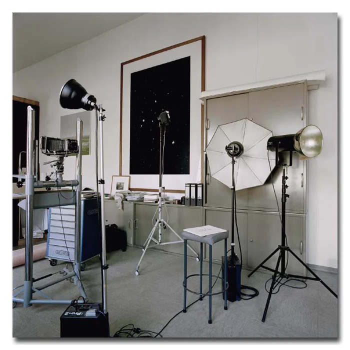 "Thomas Ruff", 2001