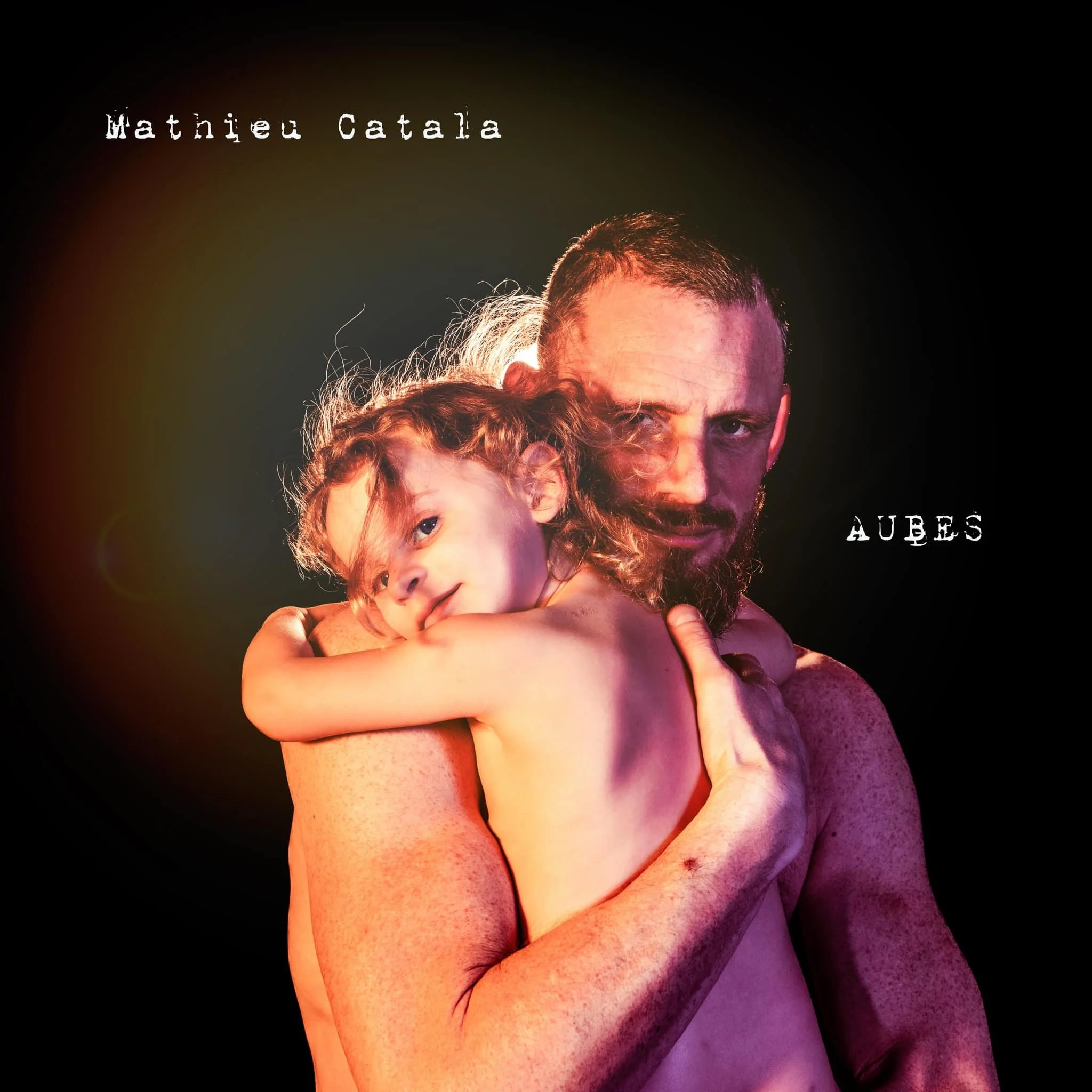 Je kiffe de faire un visuel de pochette d’album. Merci Mathieu Catala pour la confiance et la tendresse partagée pour cette photo. Aubes sort en mars 25. 🥰
#visualandartwok #mathieucatala #laraherbinia #music #photography @mathieu910