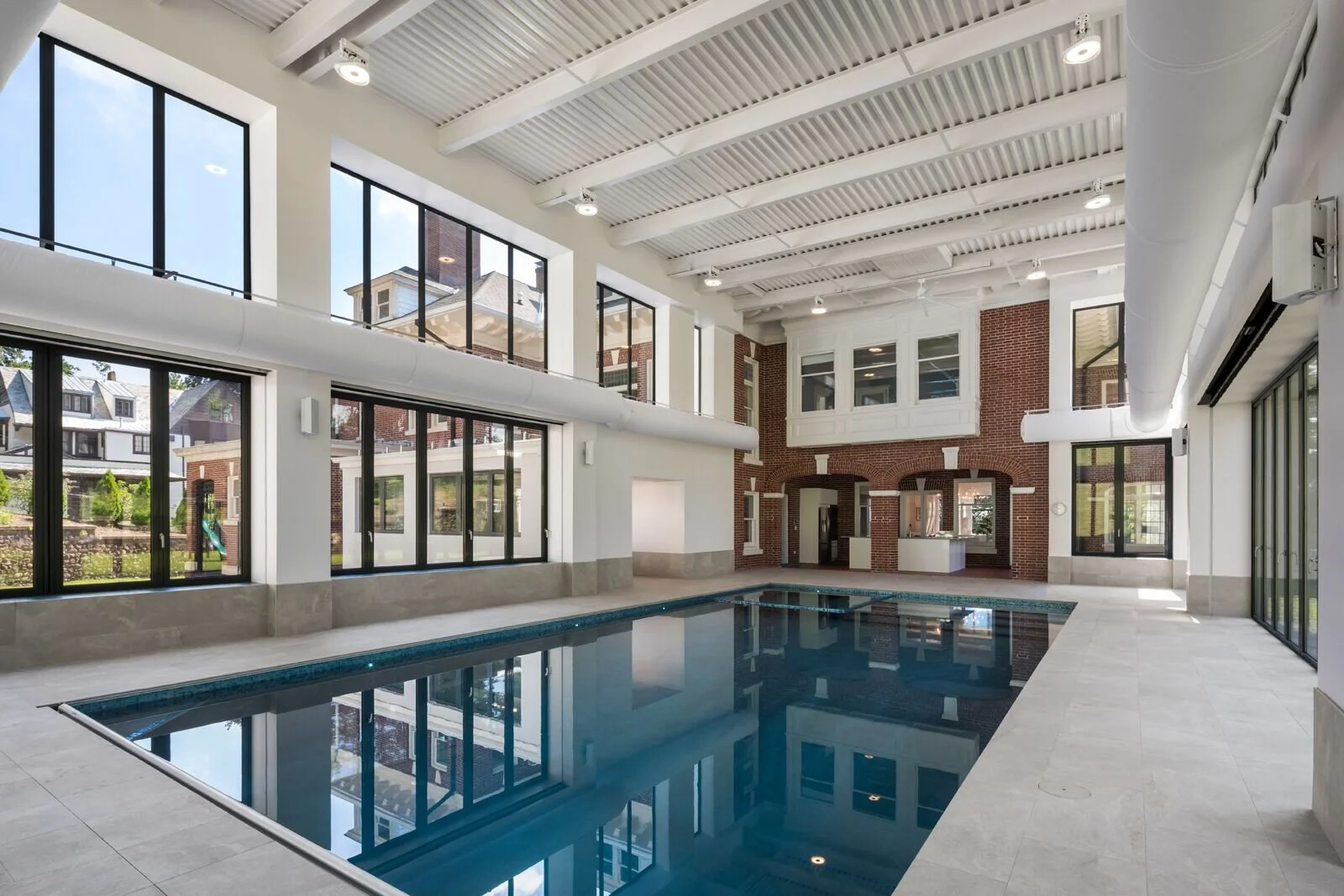  Indoor pool. 