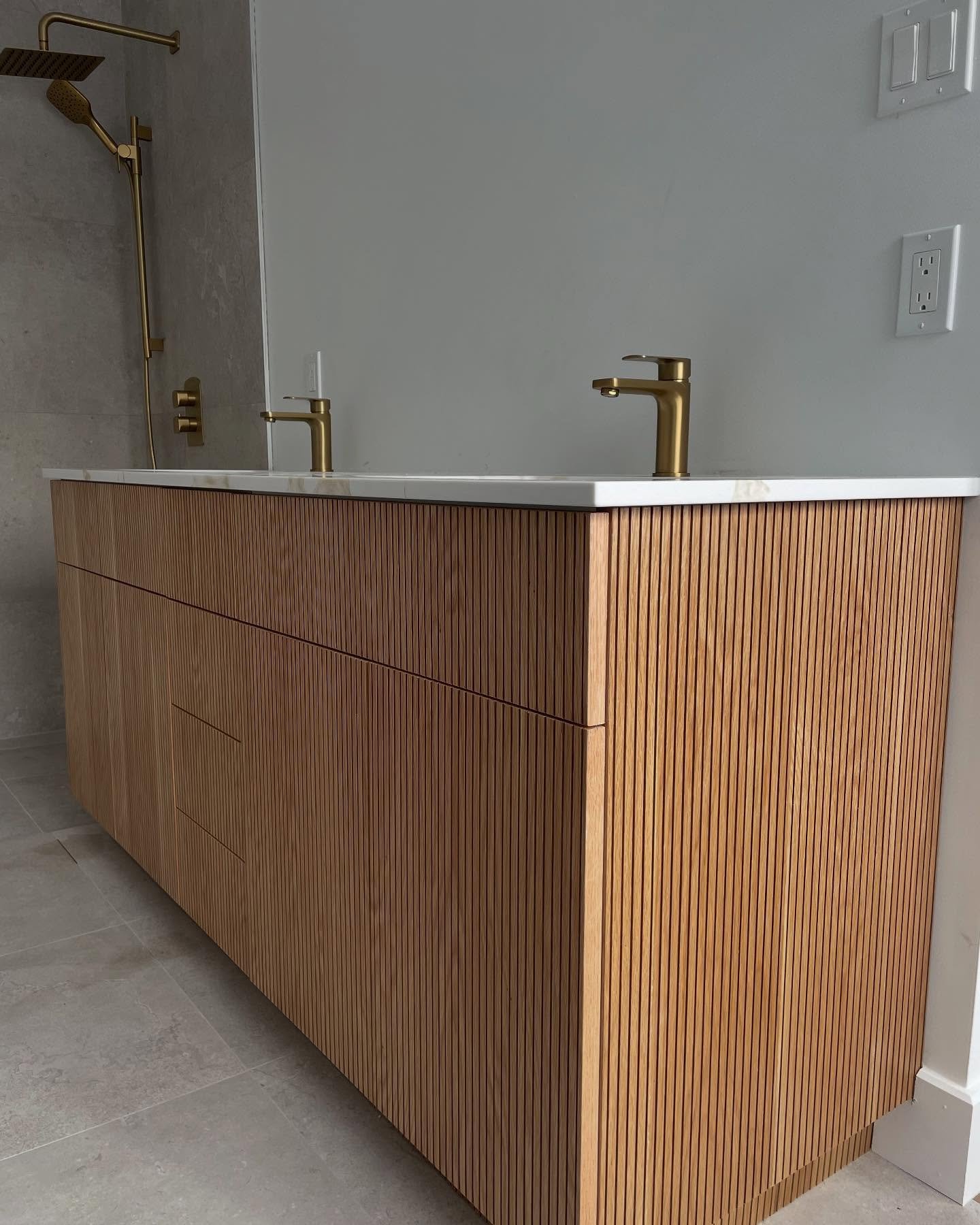 Custom vanity #wood #interiordesign #custom #buylocal #customized #vanity #madeincanada #design #montreal #instadecor #quality #custommade #wooddesign