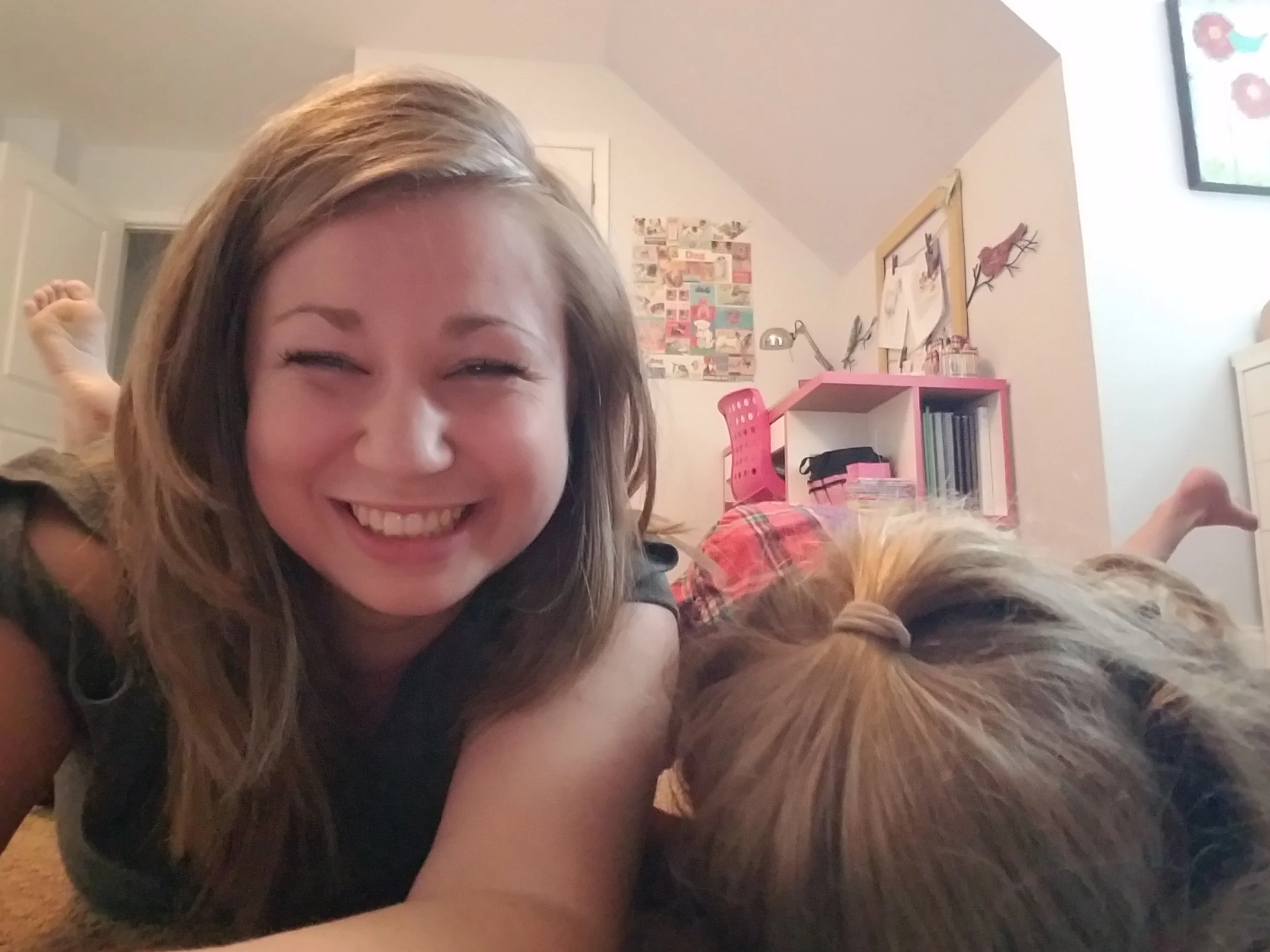 2016 - Dying of laughter for an unknown reason as we try to take a "selfie"...