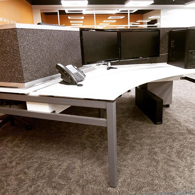 Our #custom Tri #desk allows for a productive company culture with wire trays and #modern #dividers to cut down noise and clutter. #custom #LED lights by #micacreatives too

#officelife #officedesign #designerbuilder #design #startup #startuplife #cu