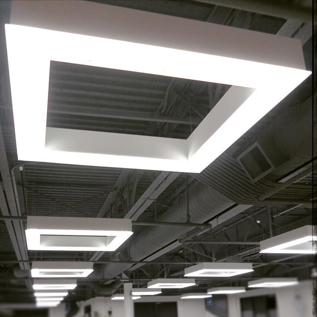 The geometry and form these #custom #energyefficient #LED lights bring to this #office is mezmorizing.  #Designed and #fabricated by #micacreatives

#designerbuilder #design #modern #office #officedesign #officelife #madeincalifornia #startupoffice #