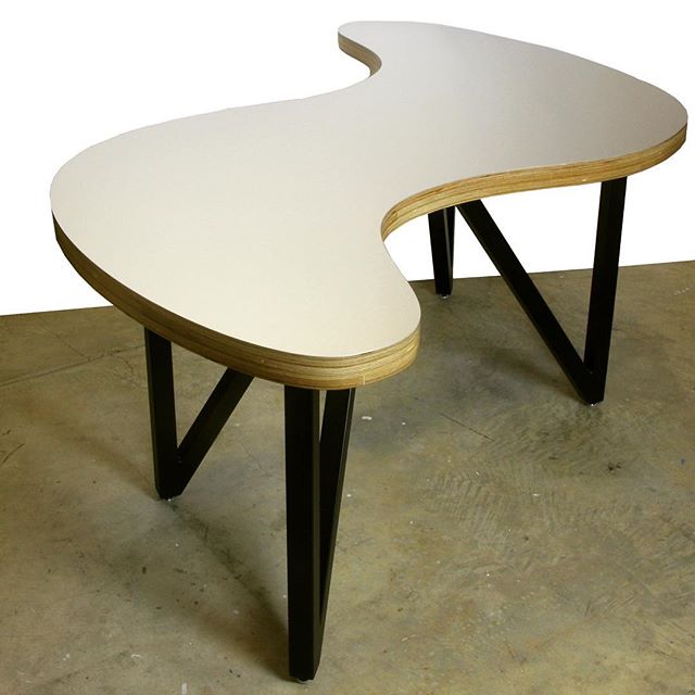 Your #office #furniture should be as #flexible as you are. New #prototype by #micacreatives for a #client

#customofficefurniture #modern #design #fabrication #furnituredesign #designerbuilder #madeincalifornia #officedesign #startup #desk