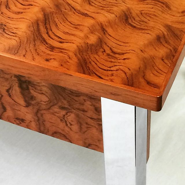 The custom African Bubinga curved desks are finished and delivered by #micacreatives. True statement pieces for the office. 
#buginga #customoffice #madeincalifornia #office #officefurniture #maker #micro-manufacturer #desk #exoticwood #executiveoffi