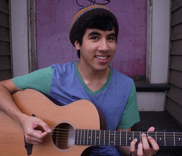 B-SIDE Tent Show Artist Feature: PAUL ABRAMS!
Paul Abrams (CLASS OF ’21) is an EXTREMELY talented guitarist from Pittsburgh, Pennsylvania! He’ll be performing some of his original songs, which are inspired by bands like Radiohead, Bombay Bicycle Club and Pinegrove.
Watch this hidden gem GO OFF this Thursday !! (on his favorite song): “I’ll say Jigsaw Falling Into Place because it’s my favorite Radiohead song” - Paul Abrams