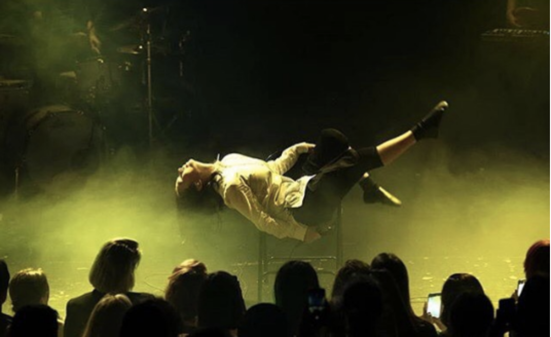 Photo courtesy of @willemschalekamp on Instagram, taken at the Amsterdam show