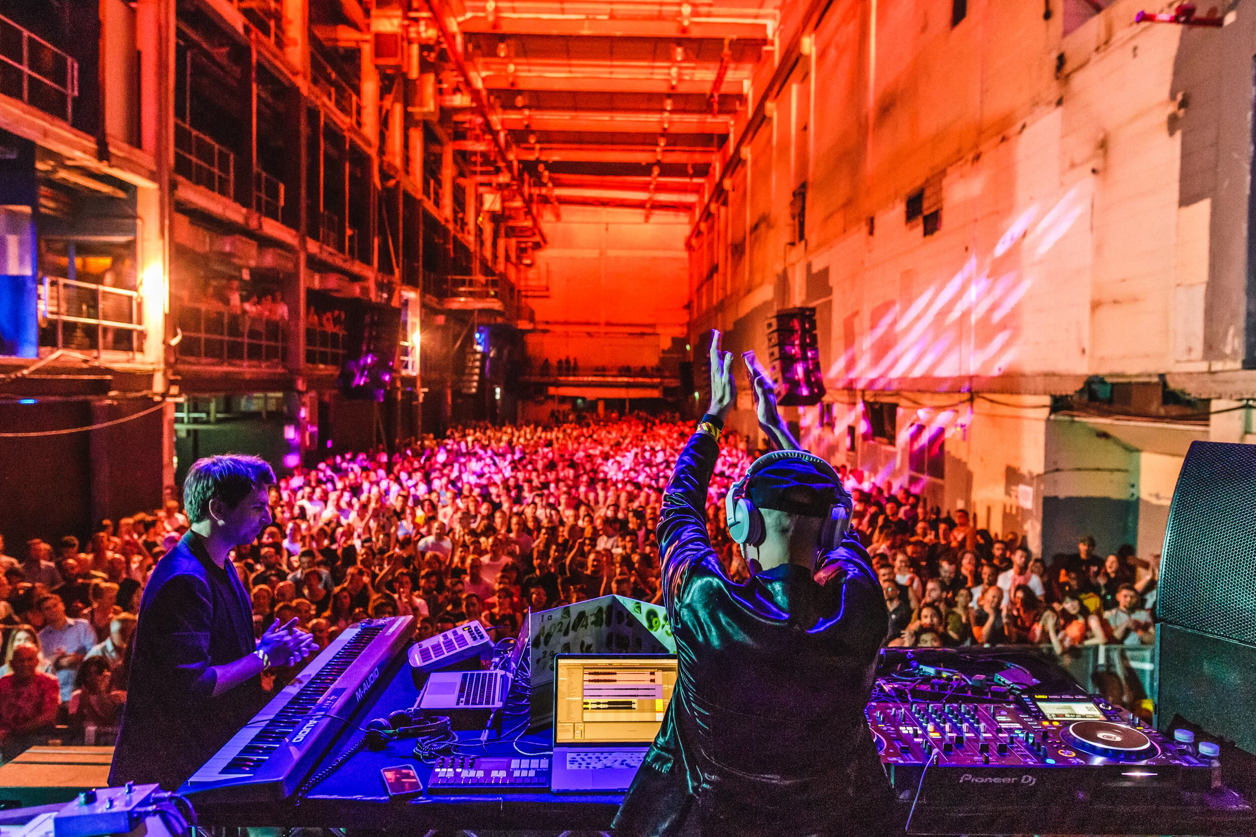 isolatedmix 100 Tom Middleton (Global Communication) — A STRANGELY