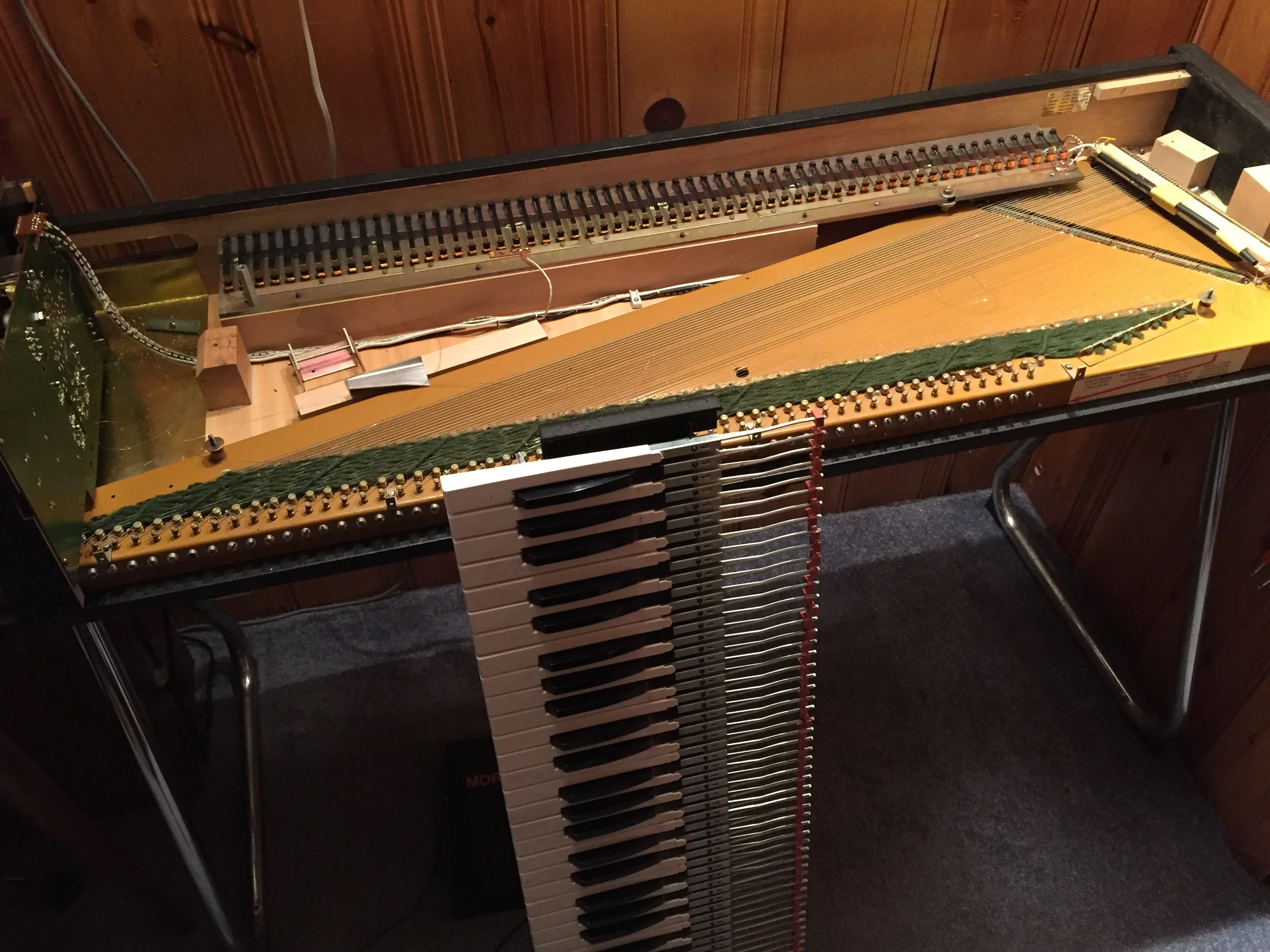 Refurbishing a Hohner Clavinet Pianet Duo.