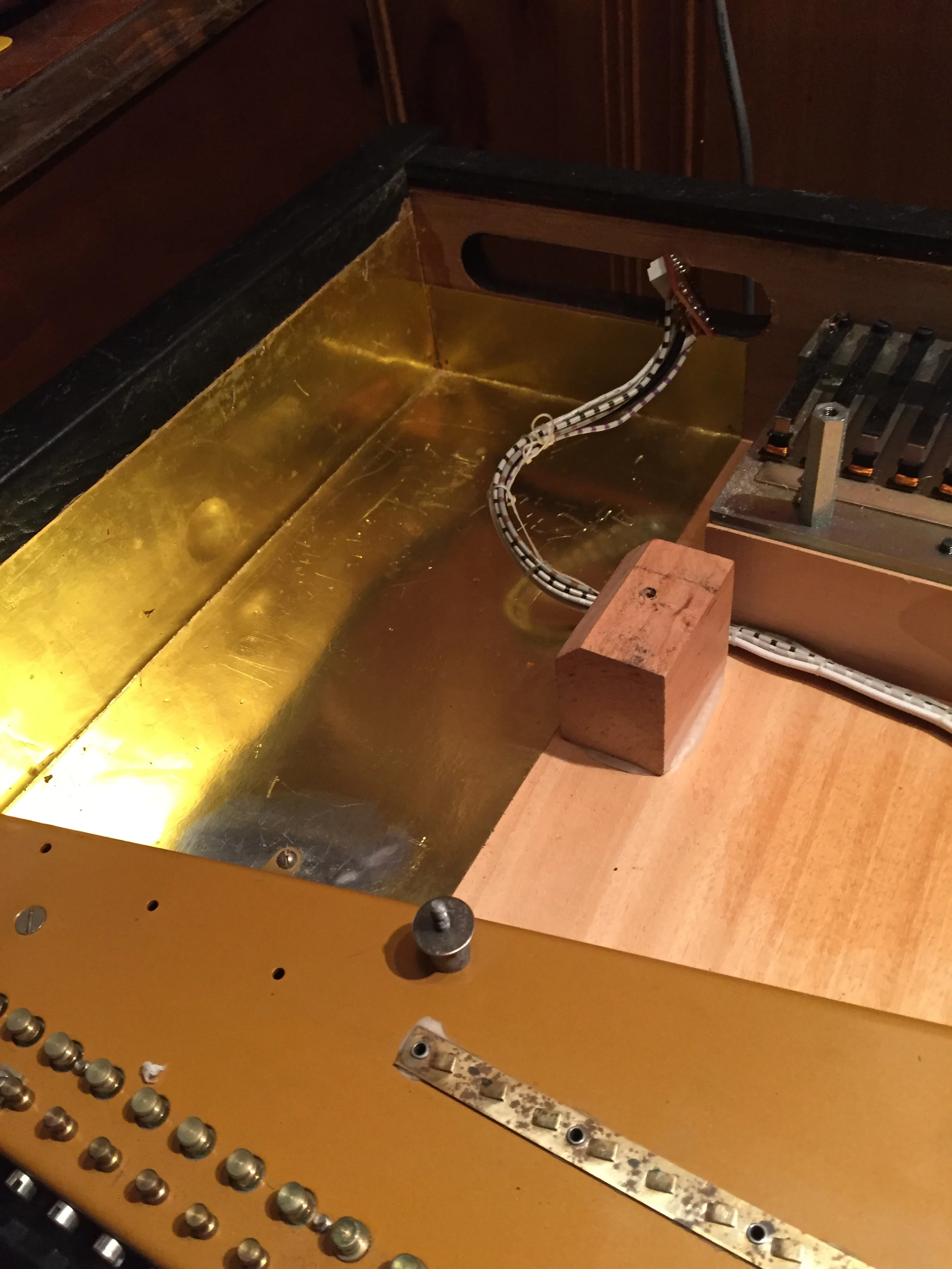 Note the added RFI shielding, not present in earlier clavinet models.