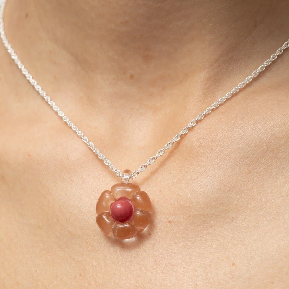 Flower Necklace - Peach_model.jpg