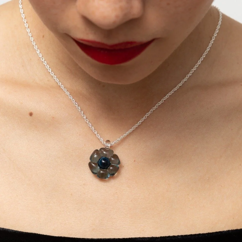 Flower Necklace - Nemo_model.jpg