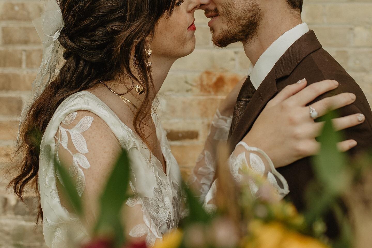 Posting twice in a row from the same wedding because look at these details from Hannah and Kyle&rsquo;s day!
.
.
.
.
.
#michiganbride #detroitbride #grandrapidsbride #westmichiganwedding #grandrapidsweddingphotographer #michiganweddingphotographer #j