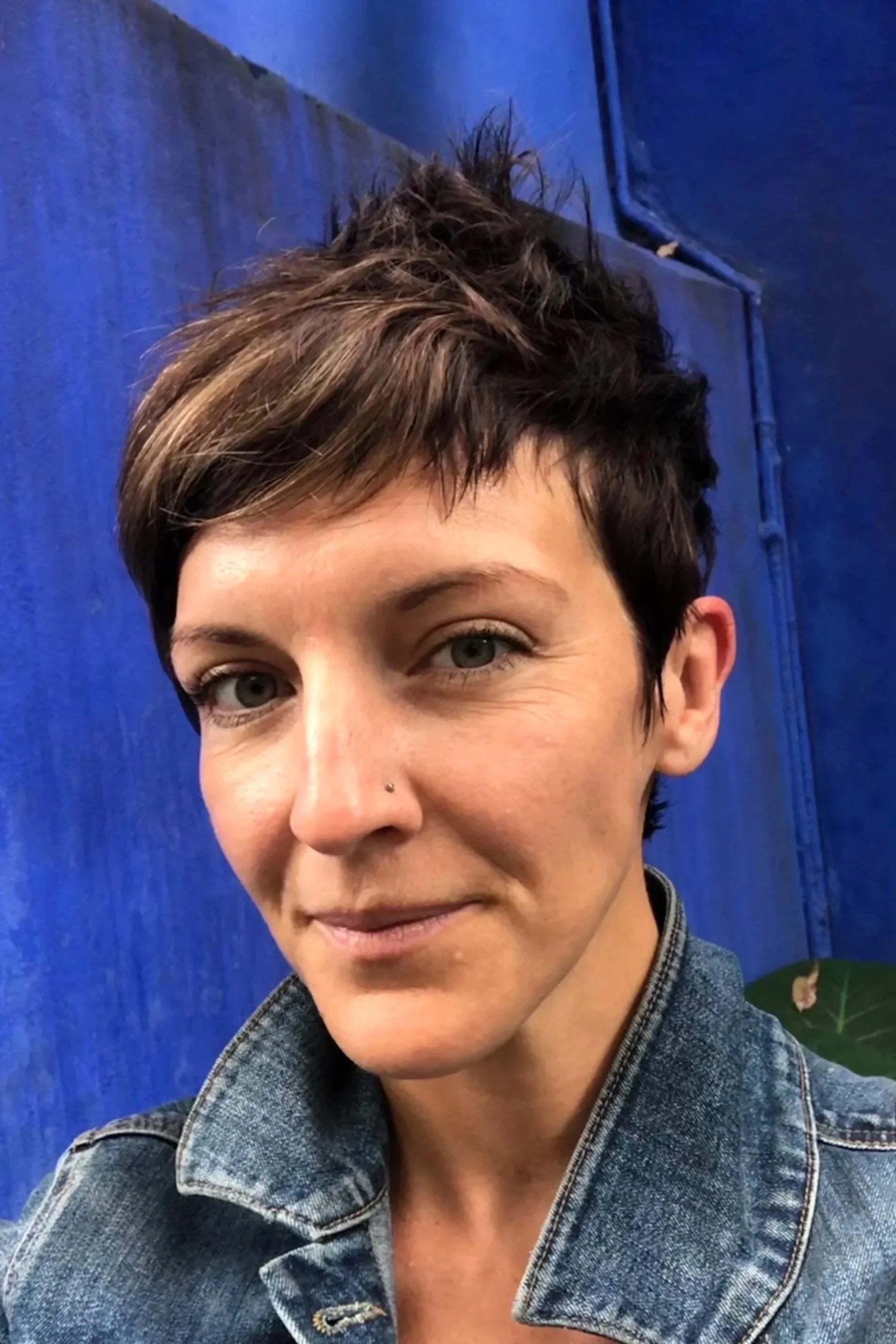   Kat Whipple, MSW — Co-Founder, Hatch Community   Kat@thehatchcommunity.org  Kat Whipple is a social impact entrepreneur, community builder, and co-founder of Hatch Community. She holds a Master's in Clinical Social Work from Smith College with a fo