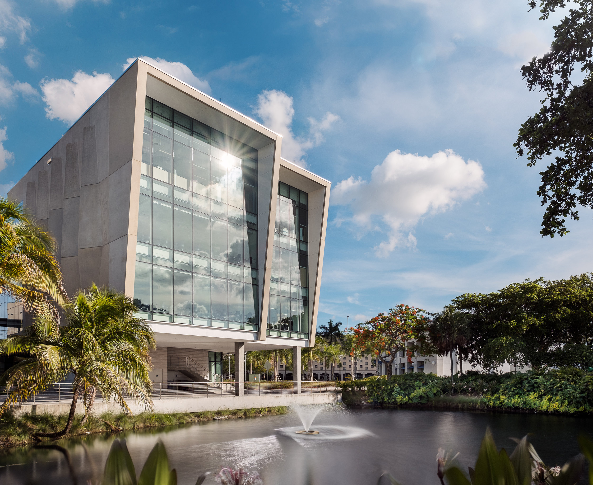 Florida Int'l University Student Academic Center: Miami, FL