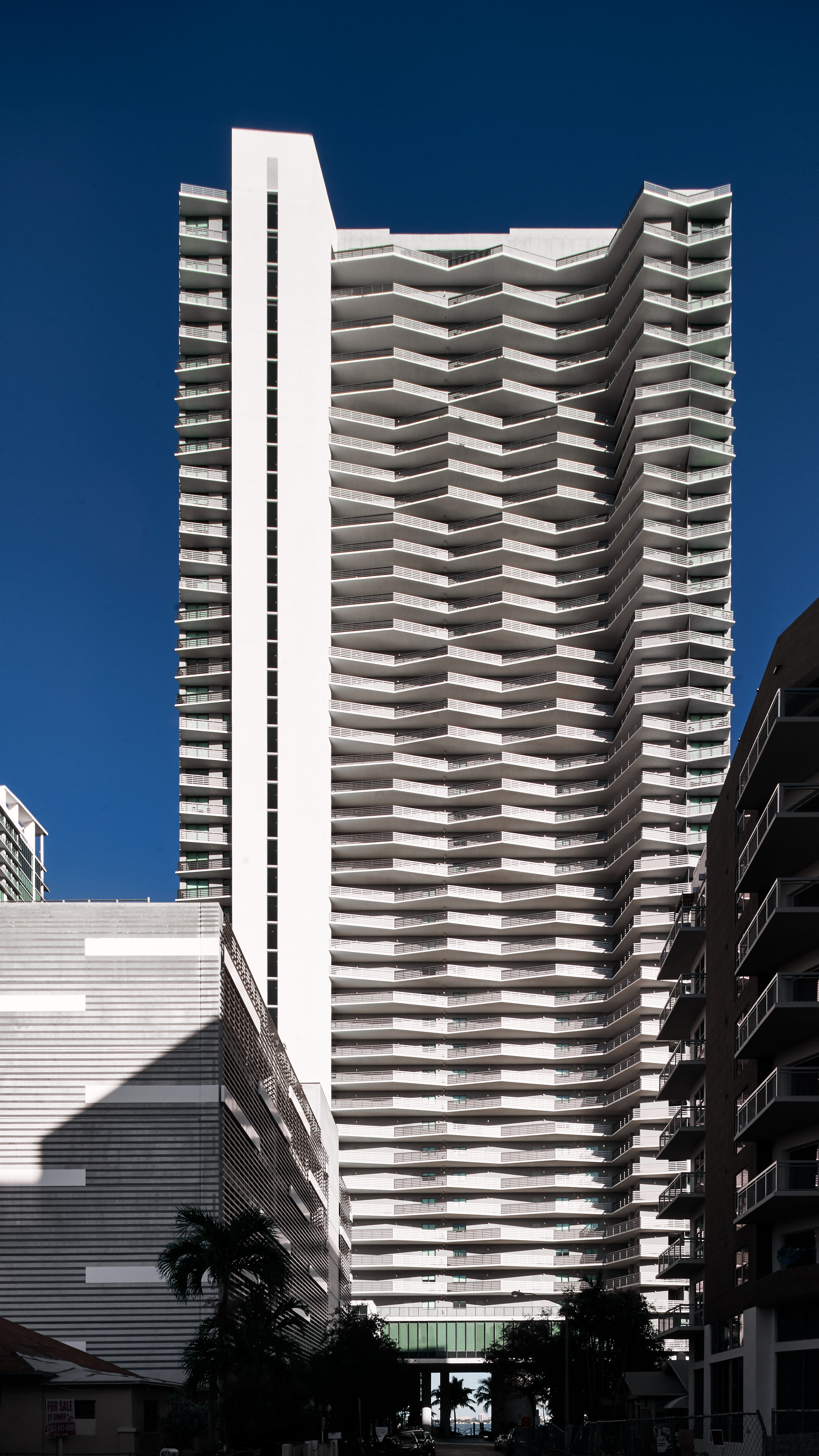 Icon Bay Apartments: Miami, FL : Arquitectonica