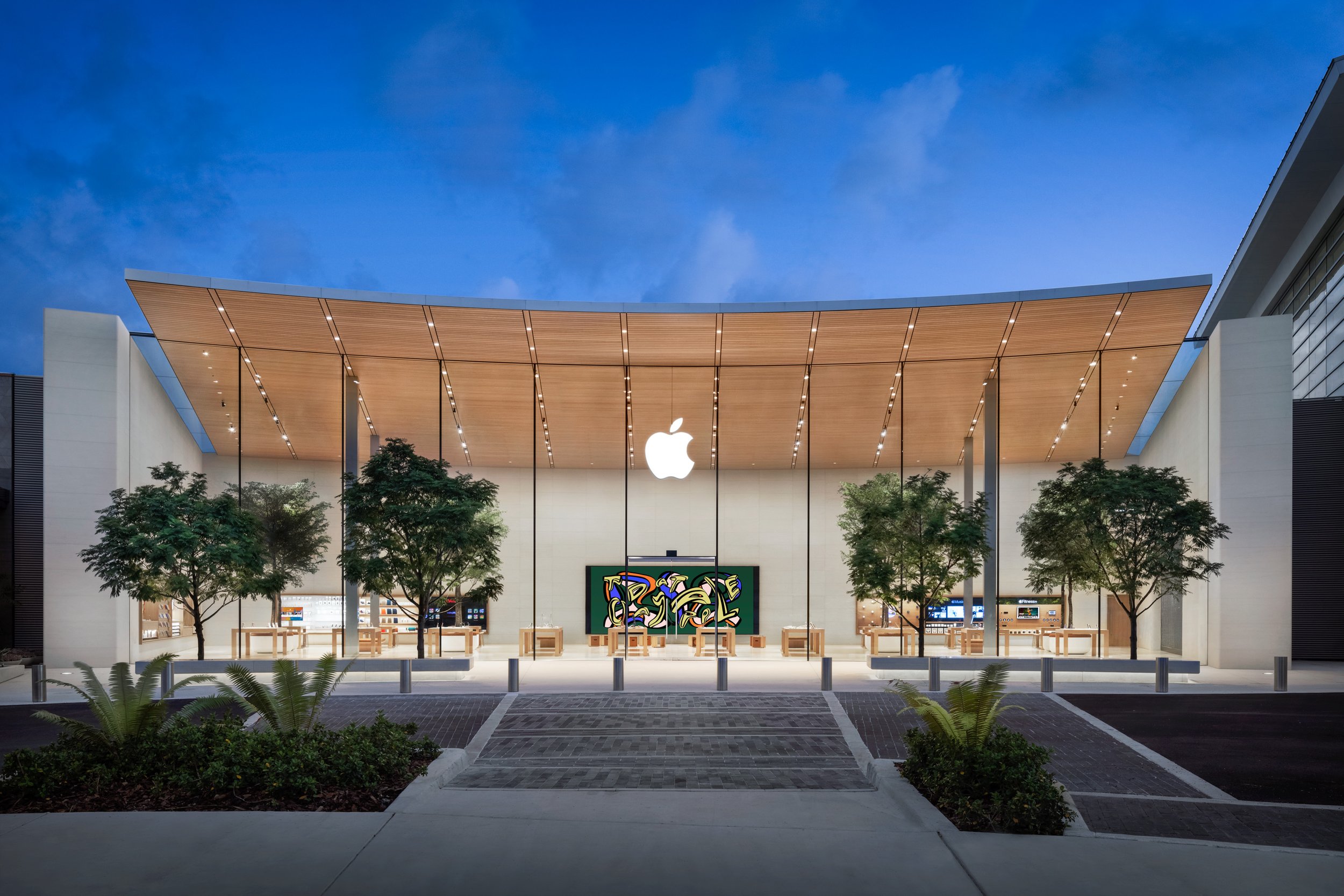 Apple Dadeland: Miami, FL 