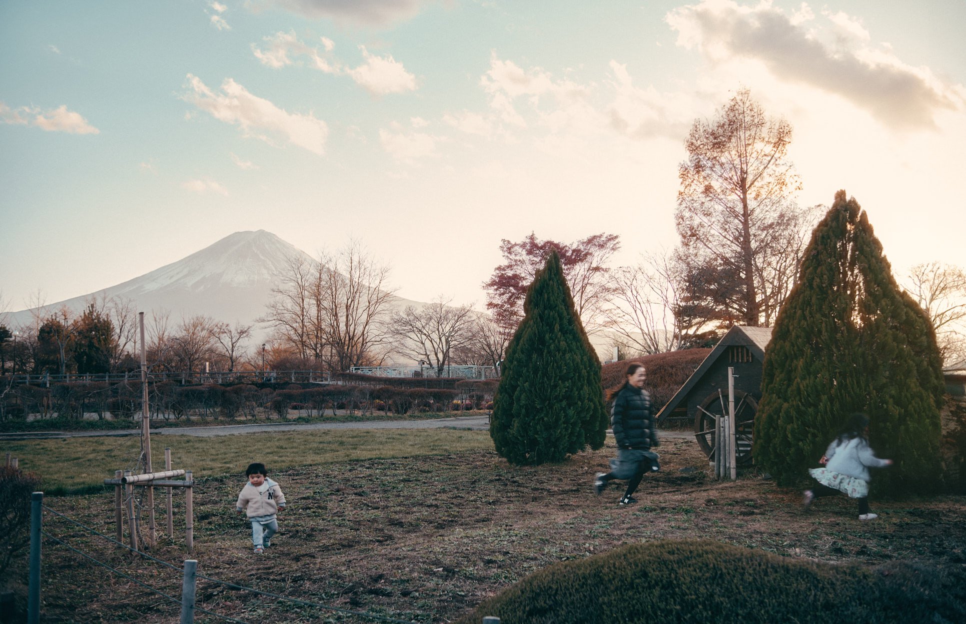 Miami-los-angeles-travel-architectural-parks-phtoographer-filmmaker-lake-kawaguchi-mt-fuji-japan.jpg