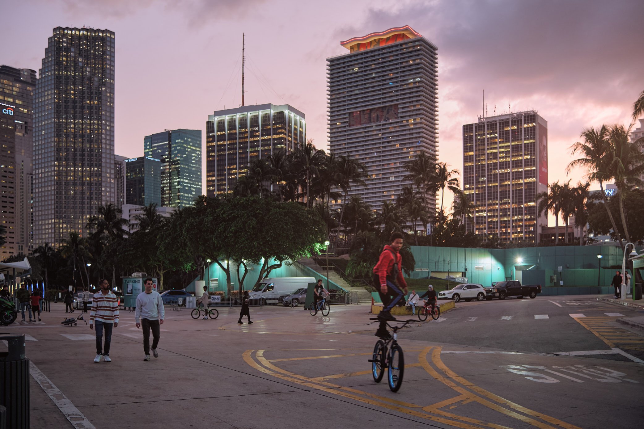 Miami-los-angeles-landscape-architecture-park-photographer-bicentennial-park-downtown-kids-playing.jpg