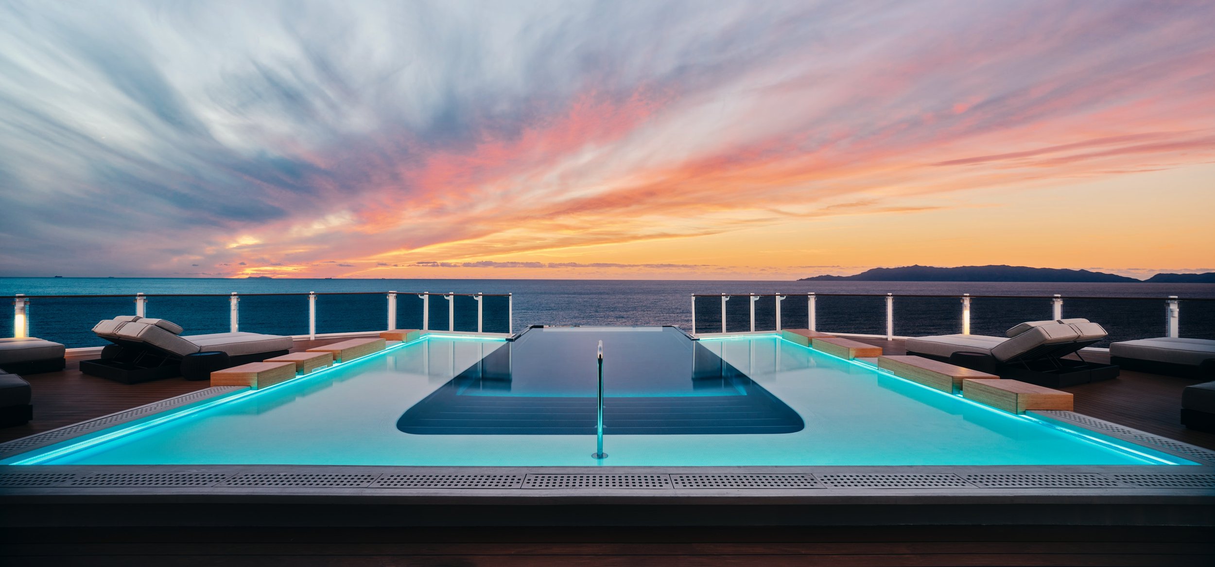 Miami-Cruise-Ship-Photographer-Norwegian-Prima-Haven-Pool.jpg