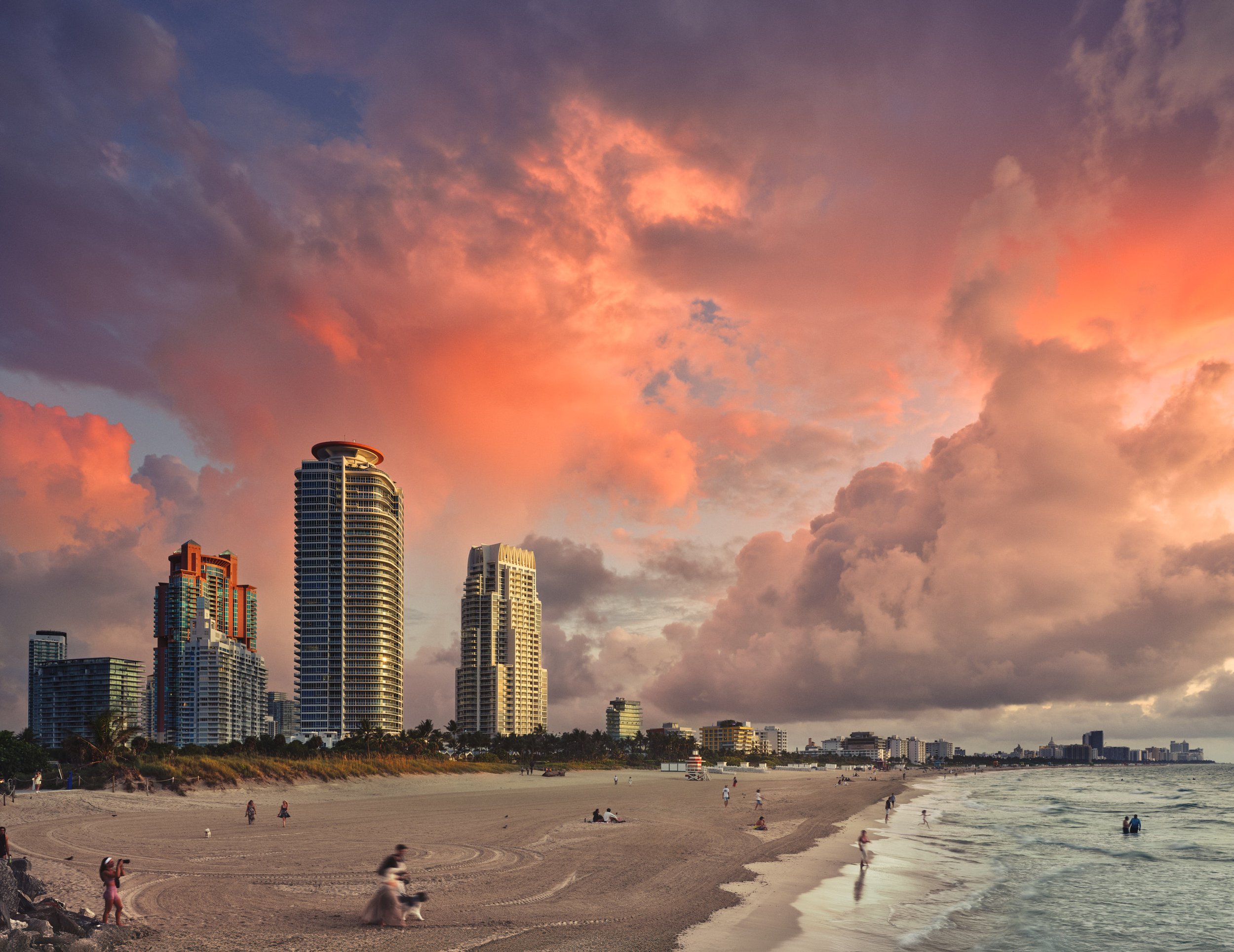 Miami-los-angeles-commercial-architectural-photographer-south-pointe-park-the-continuum-south-beach.jpg