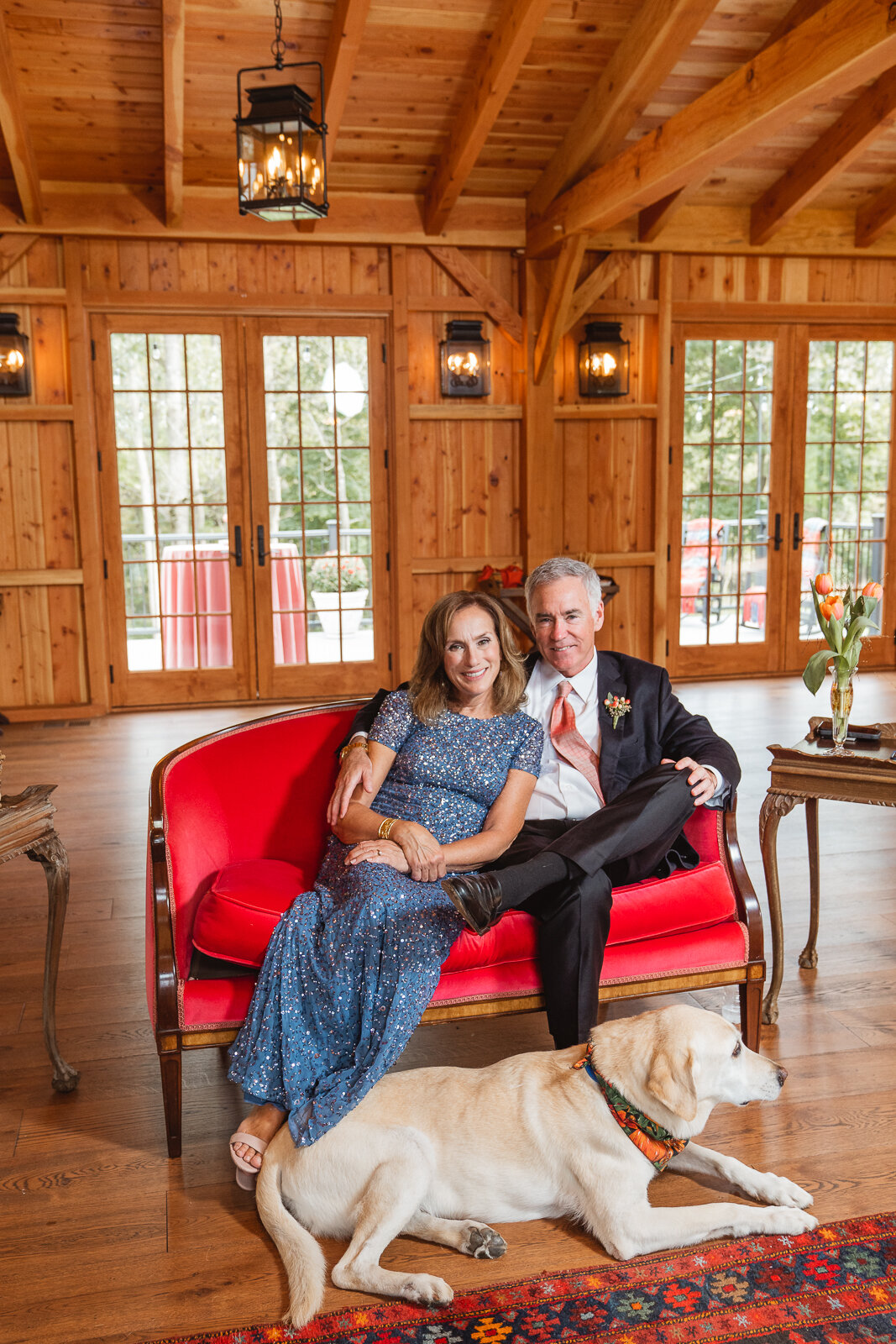 barn-wedding-velvet-couches.jpg