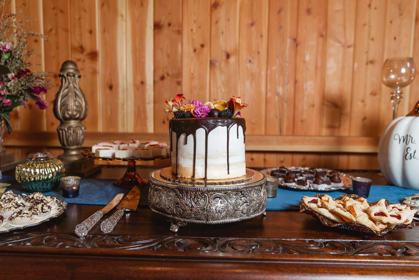 fall-cake-wedding.jpg