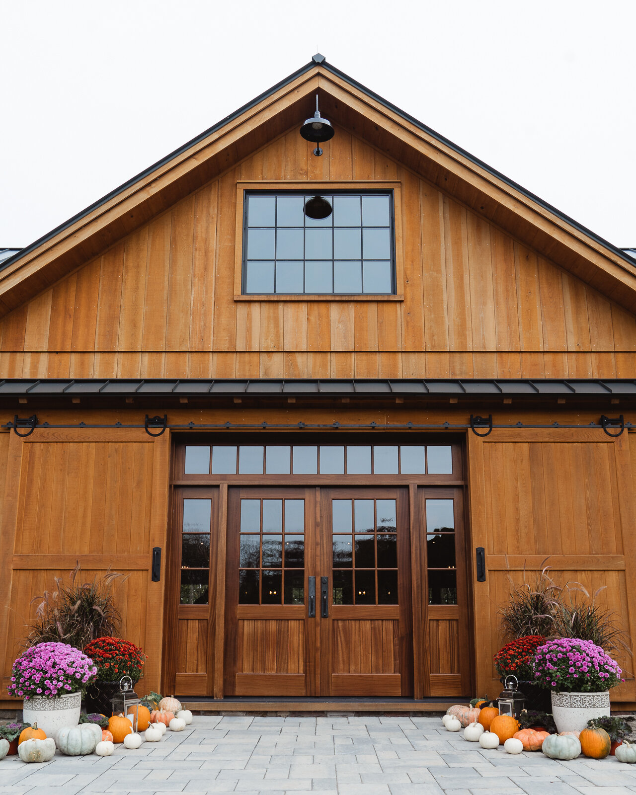 bride-groom-new-hope-barn.jpg