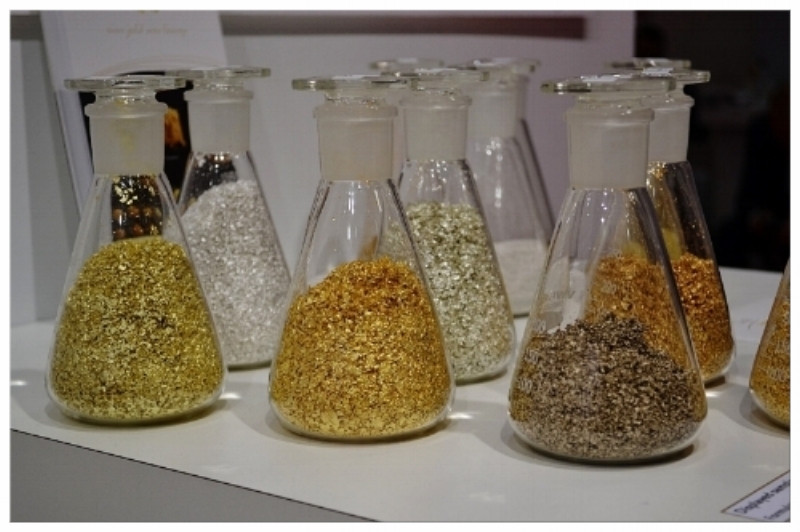 PHOTO cREDIT: cHERIE bUZIAK #iN-cOSMETICS17