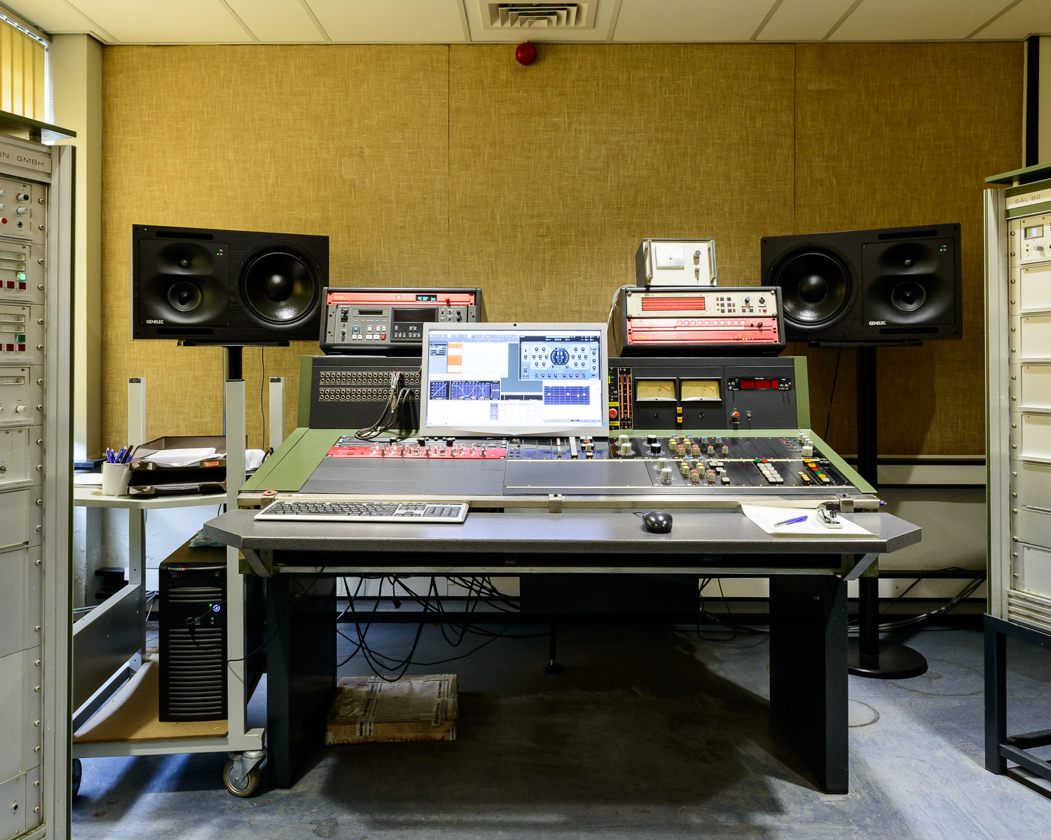  Mastering console in the cutting room 