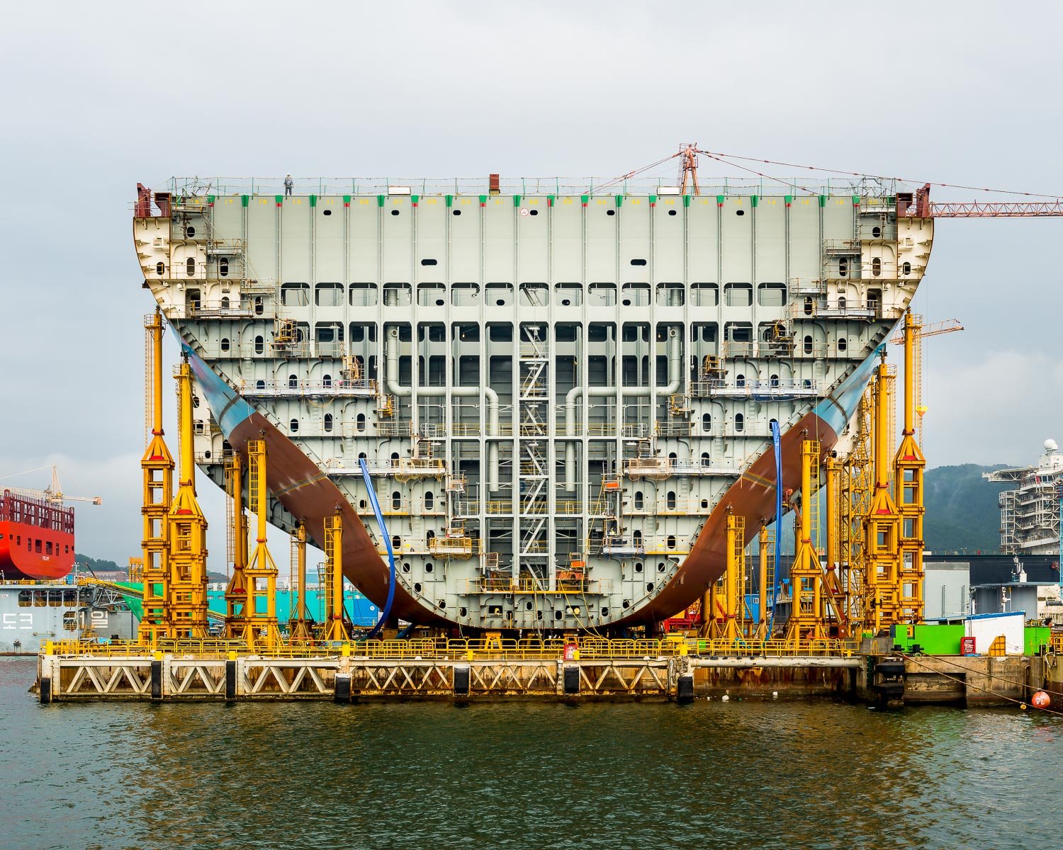 Maersk Triple E container ship under construction, Daewoo Shipbuilding &amp; Marine Engineering (DSME), South Korea, 2014