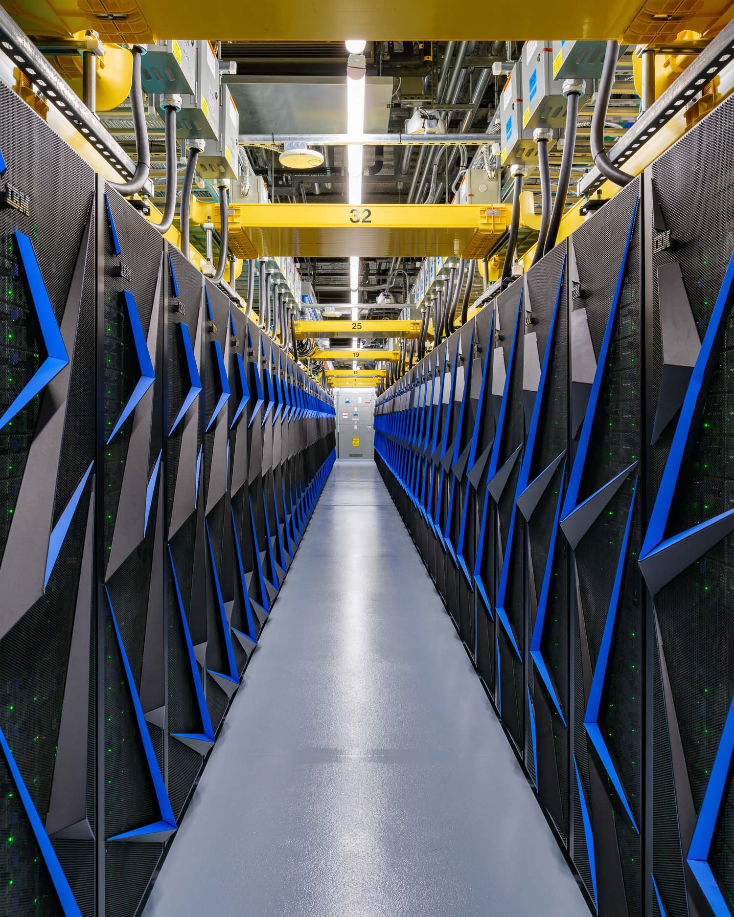  Summit, the former fastest supercomputer in the world (it is currently 4th) at Oak Ridge National Laboratory. Summit provides scientists and researchers the opportunity to solve complex tasks in the fields of energy, artificial intelligence, human h