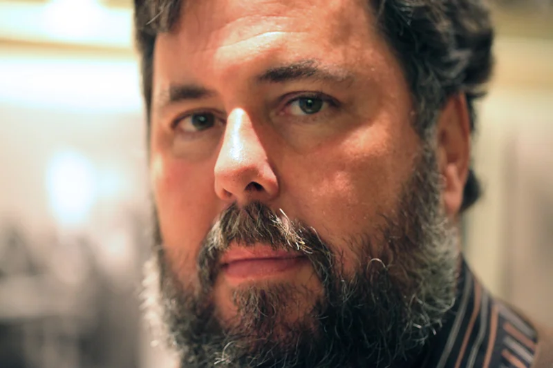 JAMES D. FERNÁNDEZ