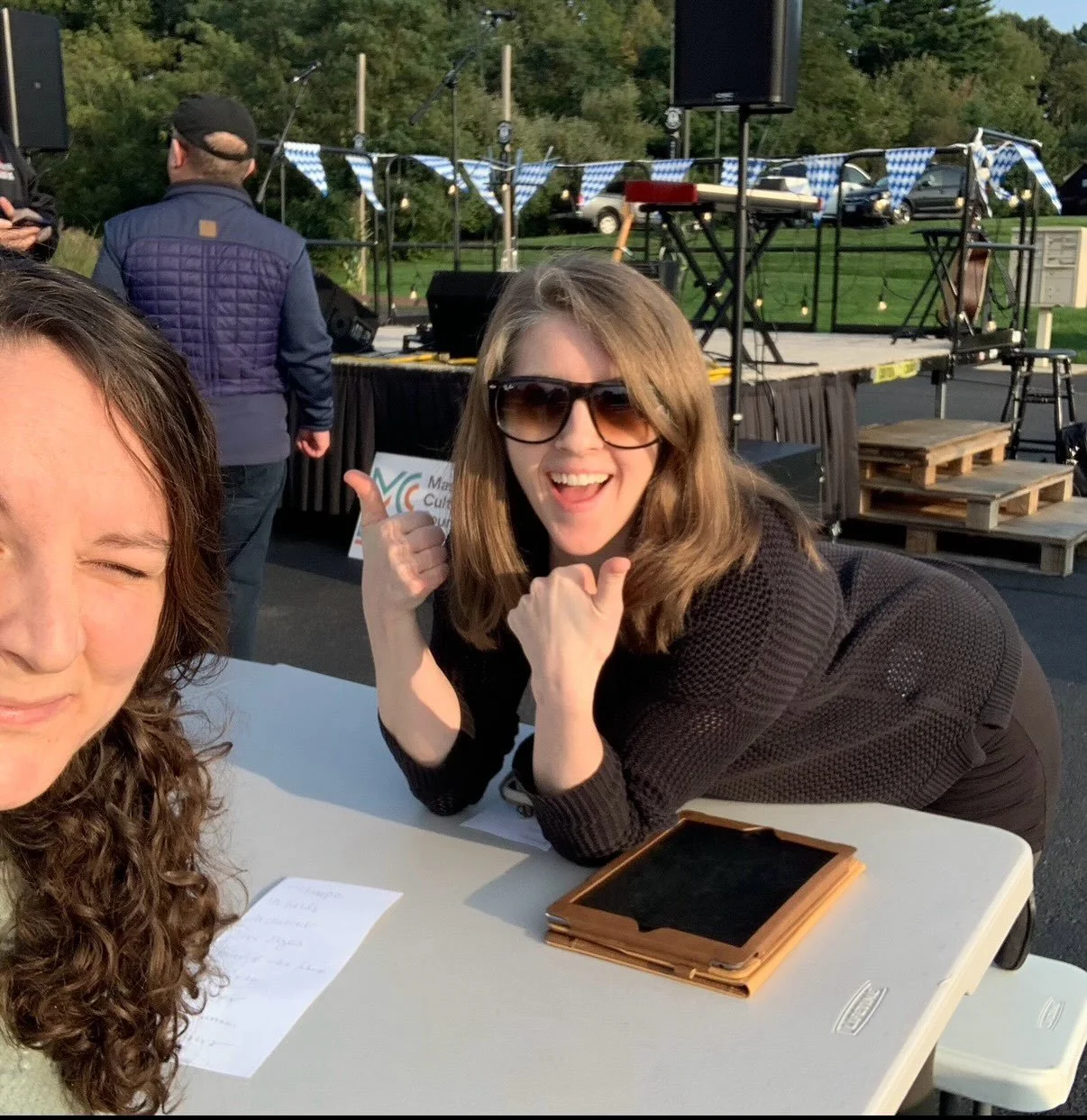 ☀️ Come hang with us bright and early in the great outdoors next week! 😎

July 8 - Kendall Square Urban Park Roof Garden hosted by @clubpassim (12pm!)

July 11 - Rockport Music on the Town Festival hosted by @shalinliuperformancecenter (10am!)