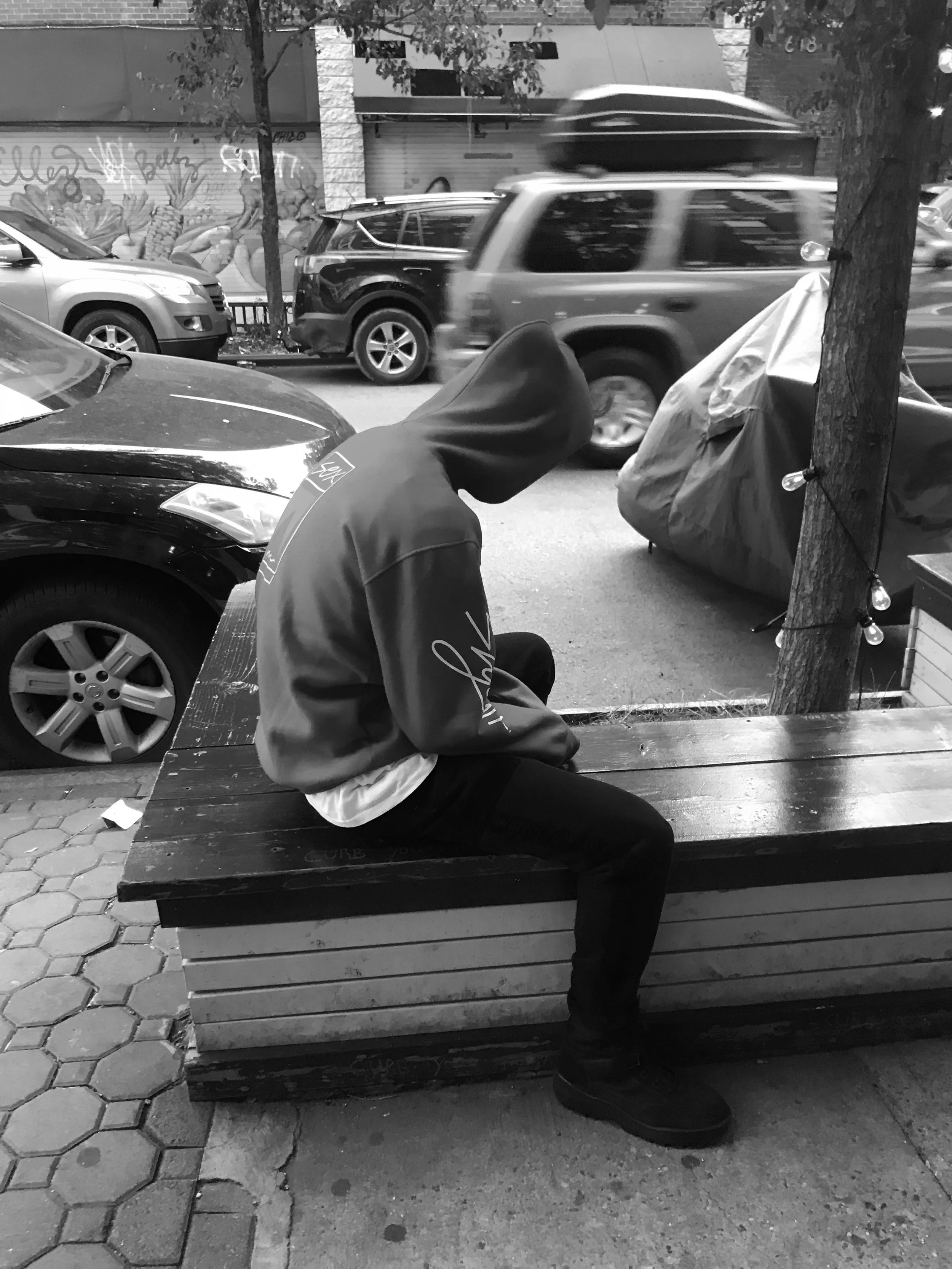 CHARLIE GREEN IN RED SIGEREX. HOODIE