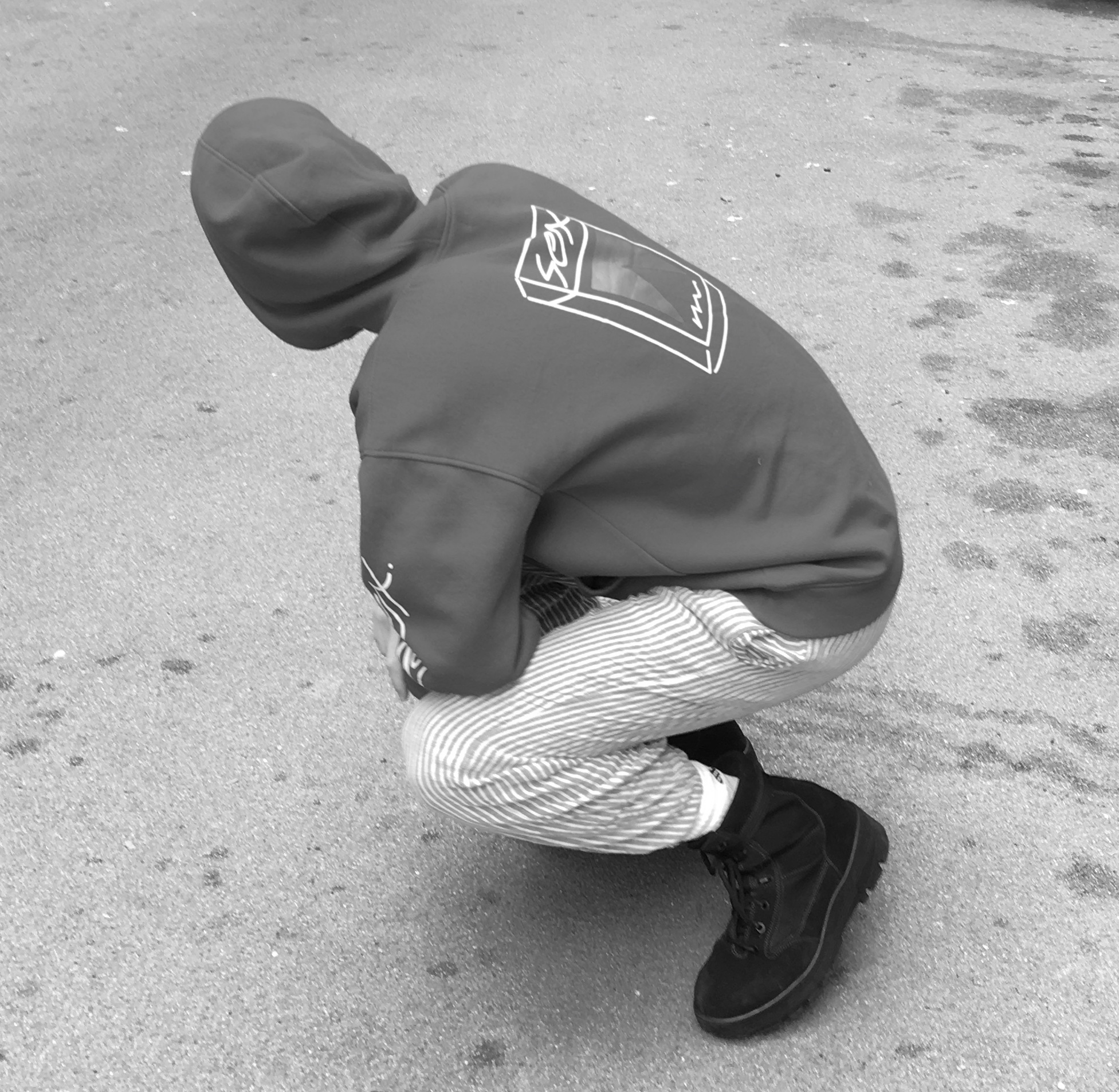 CHARLIE GREEN IN RED SIGEREX. HOODIE