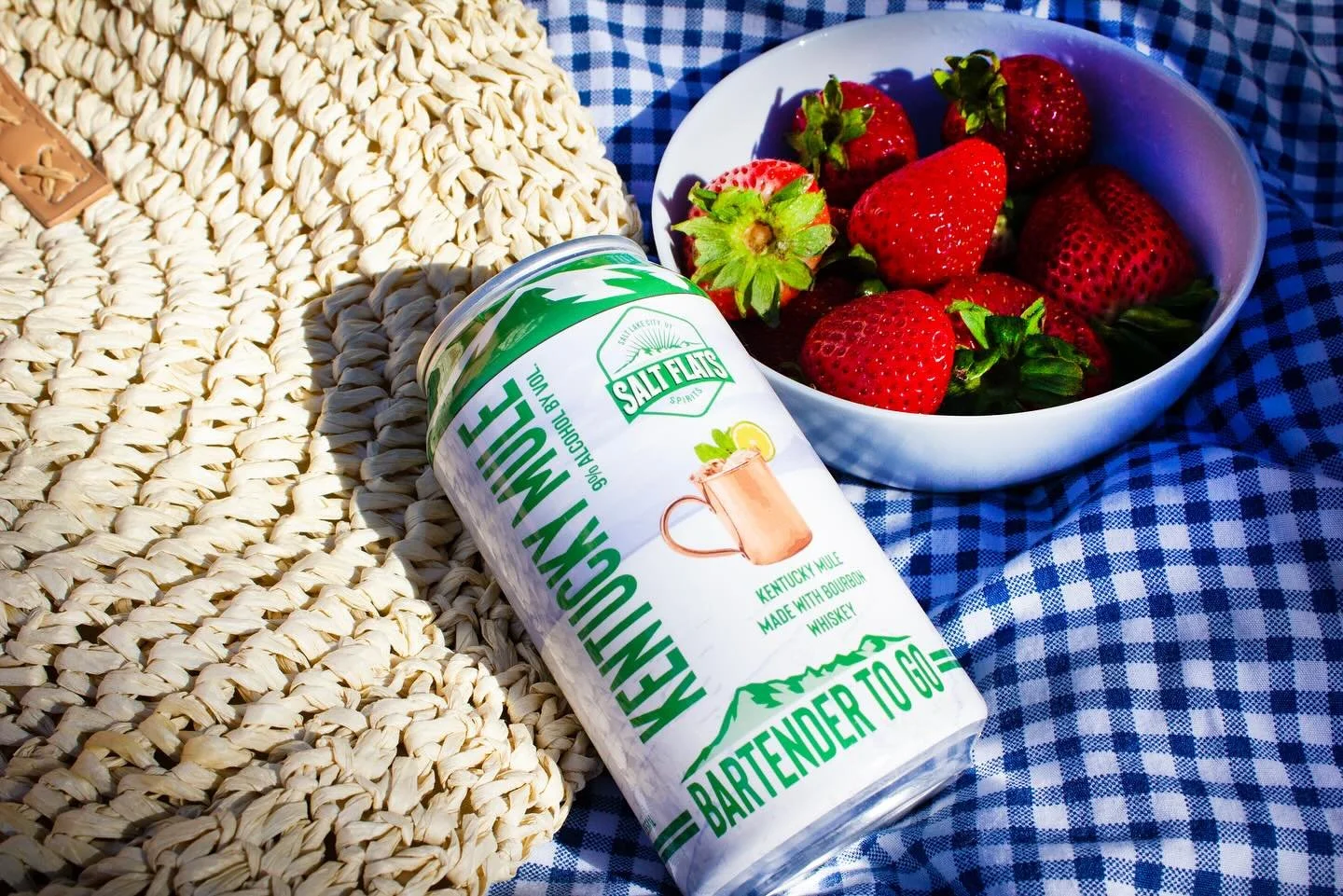 Crafted and canned for your everyday adventures☀️
.
.
.
.
.
#bartendertogo #cannedcocktail #kentuckymule
#cocktail #saltflatsspirits #tasty #saltflatsdistillery #yum #vodka #saltflatsdistilling #drinksaltflats #slc #distillery #cocktails #saltlakecit