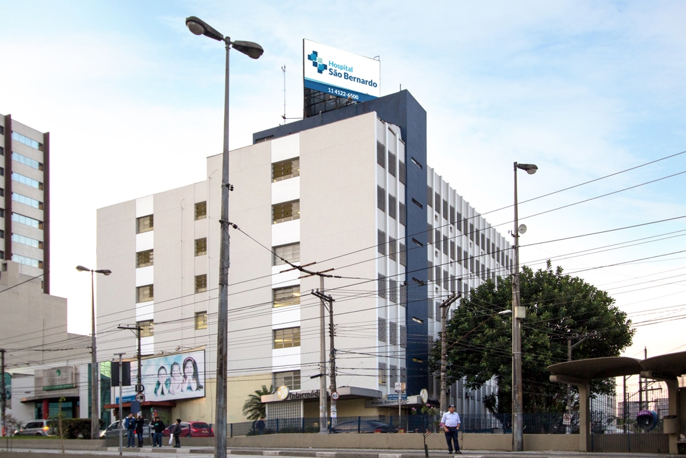 Hospital São Bernardo | Unidade Geral – cliente desde 2004 Hospital São Bernardo | Unidade Infantil – cliente desde 2013 Em uma parceria de mais de 15 anos com a Vector, observamos a evolução e melhorias em seu Sistema de Gestão Hospitalar que atende plenamente as nossas operações, gerenciamento e tomada de decisão. Consideramos essa parceria de grande importância pela relação de confiança, pois contamos com profissionais dedicados e altamente capacitados no suporte às nossas necessidades. - Agnaldo Arsuffi - Diretor