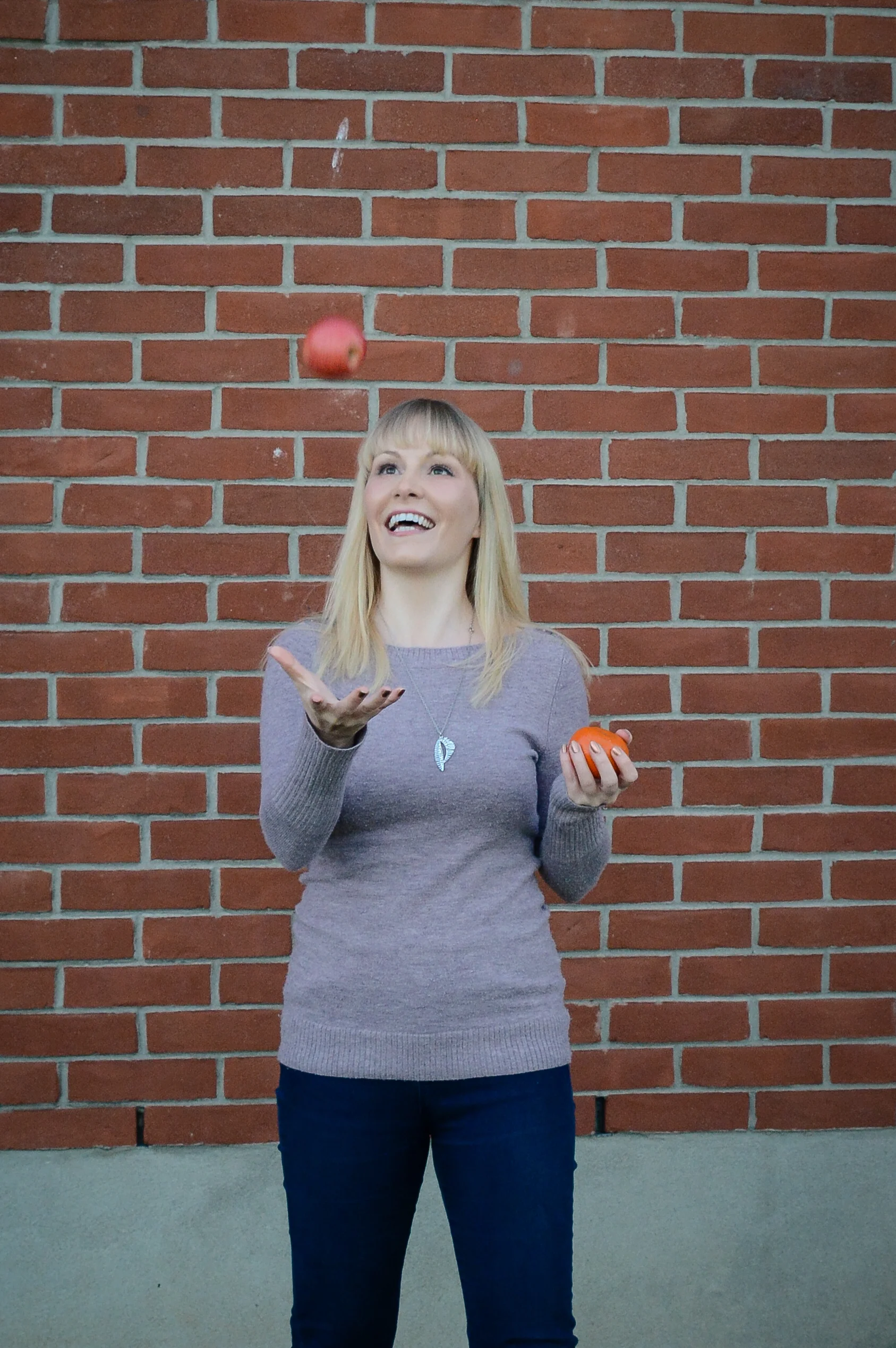 Jodi Robinson, Registered Dietitian, CDE, PTS, RYT Founder of Craving Health and aspiring juggler