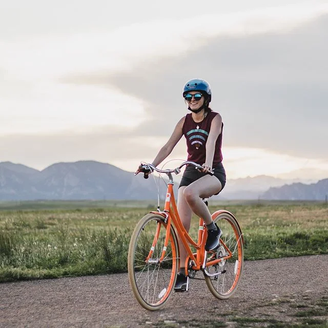 Dreaming of evening bike rides as I plan big things for @tray.design 🤗🚲✨
.
Look familiar? This is the same bike I drew in my last notepad set!
.
📸 @jimb0jr538 .
@publicbikes
.
#bikerides #staytuned #orangebike #rockymountains #theyseemerollin #dre