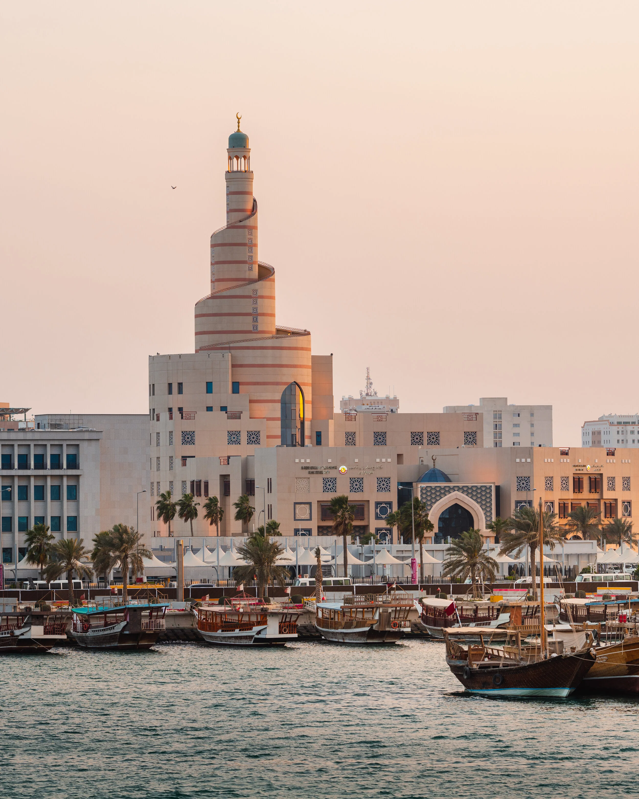 Qatar-Tourism-Boats-1.jpg