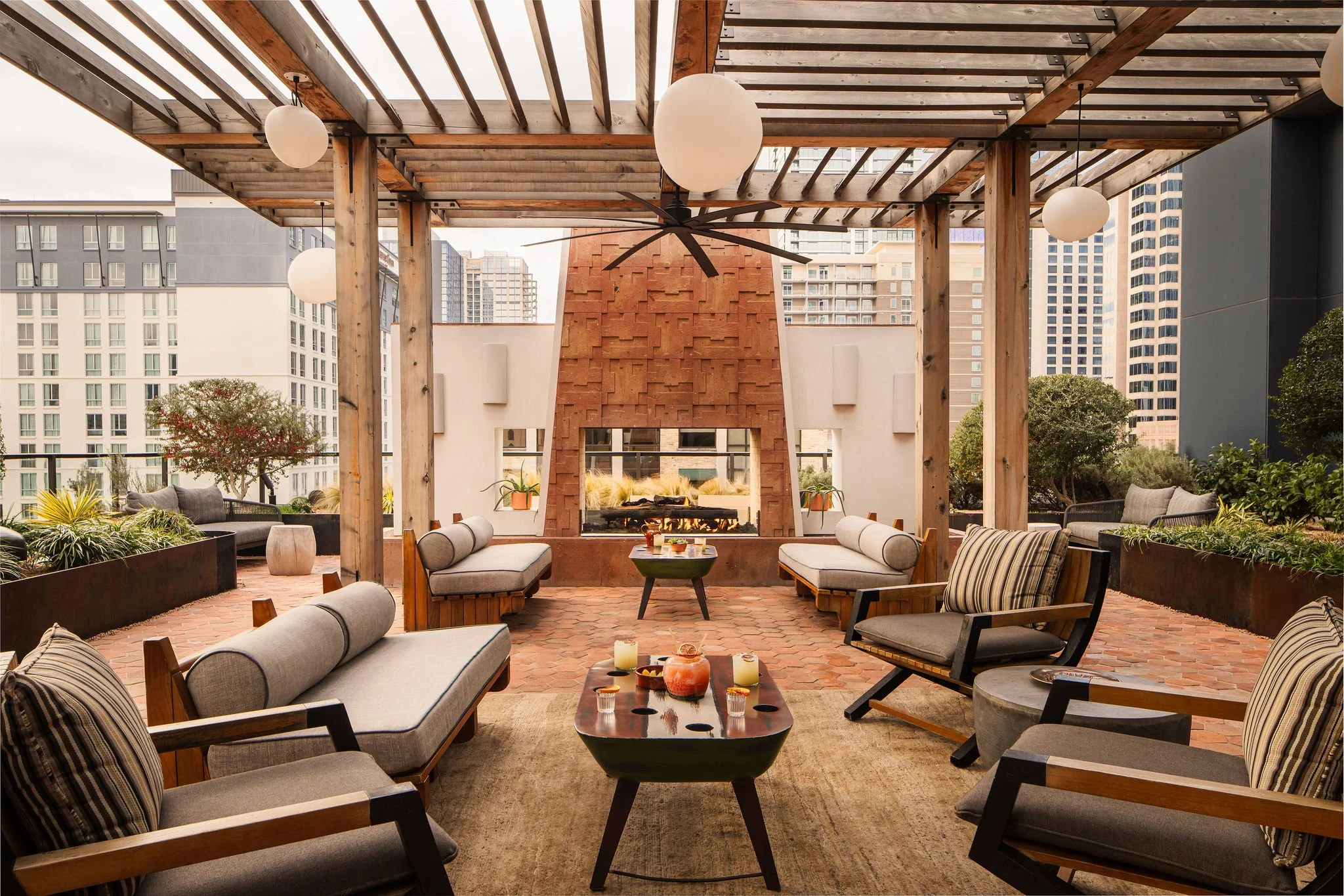 Thompson-Hotel-Hyatt-Austin-Joe-Thomas-Photographer-1.jpg