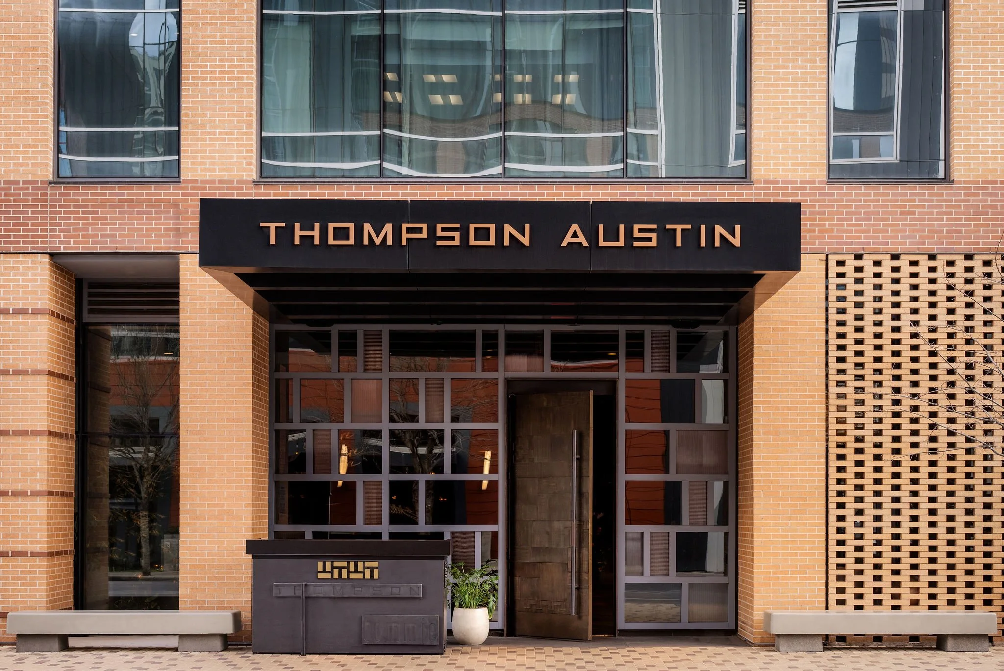 Thompson-Hotel-Hyatt-Austin-Joe-Thomas-Photographer-8.jpg