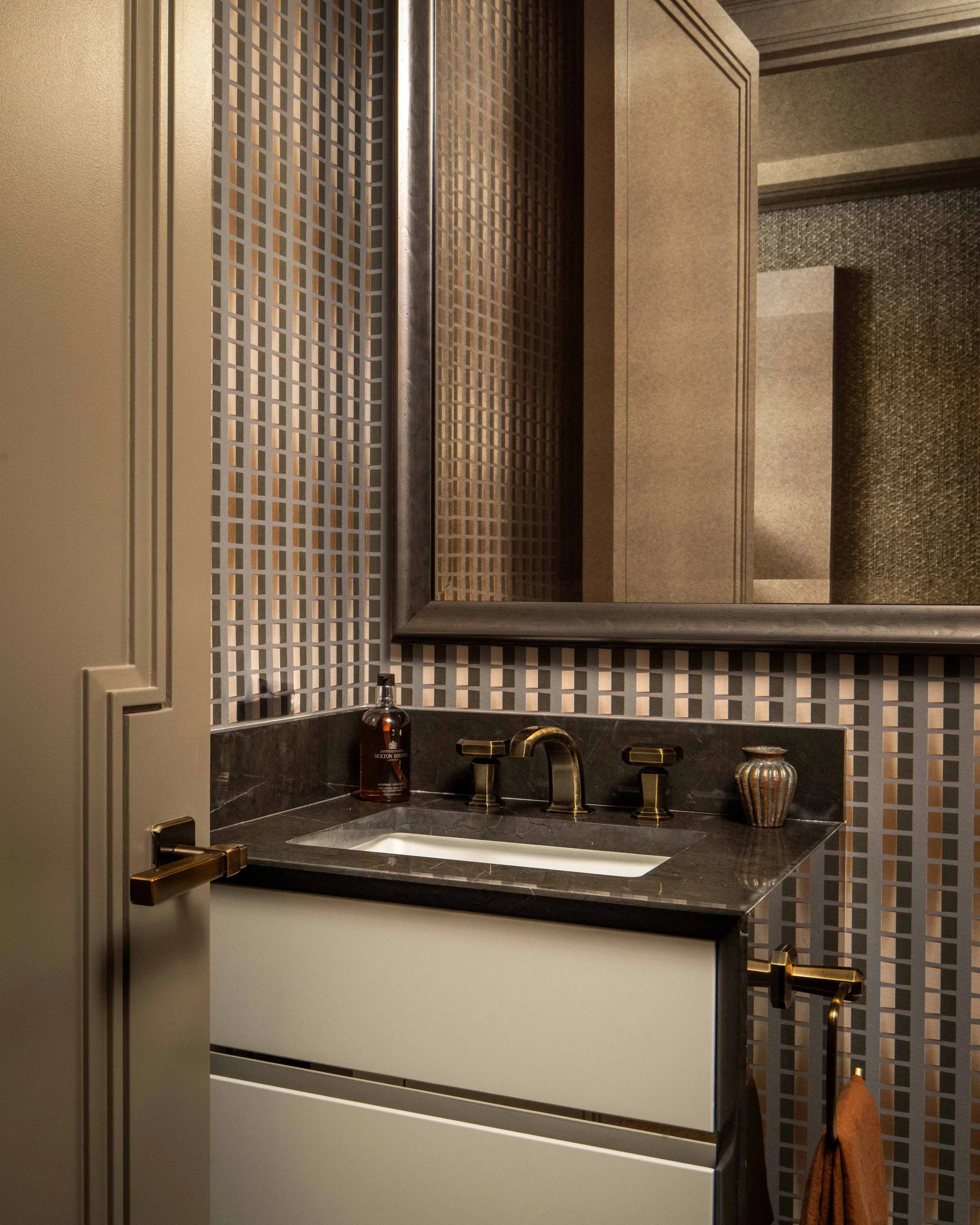 Waldorf-Astoria-NewYork-Residence-JoeThomas-Photography-5.jpg