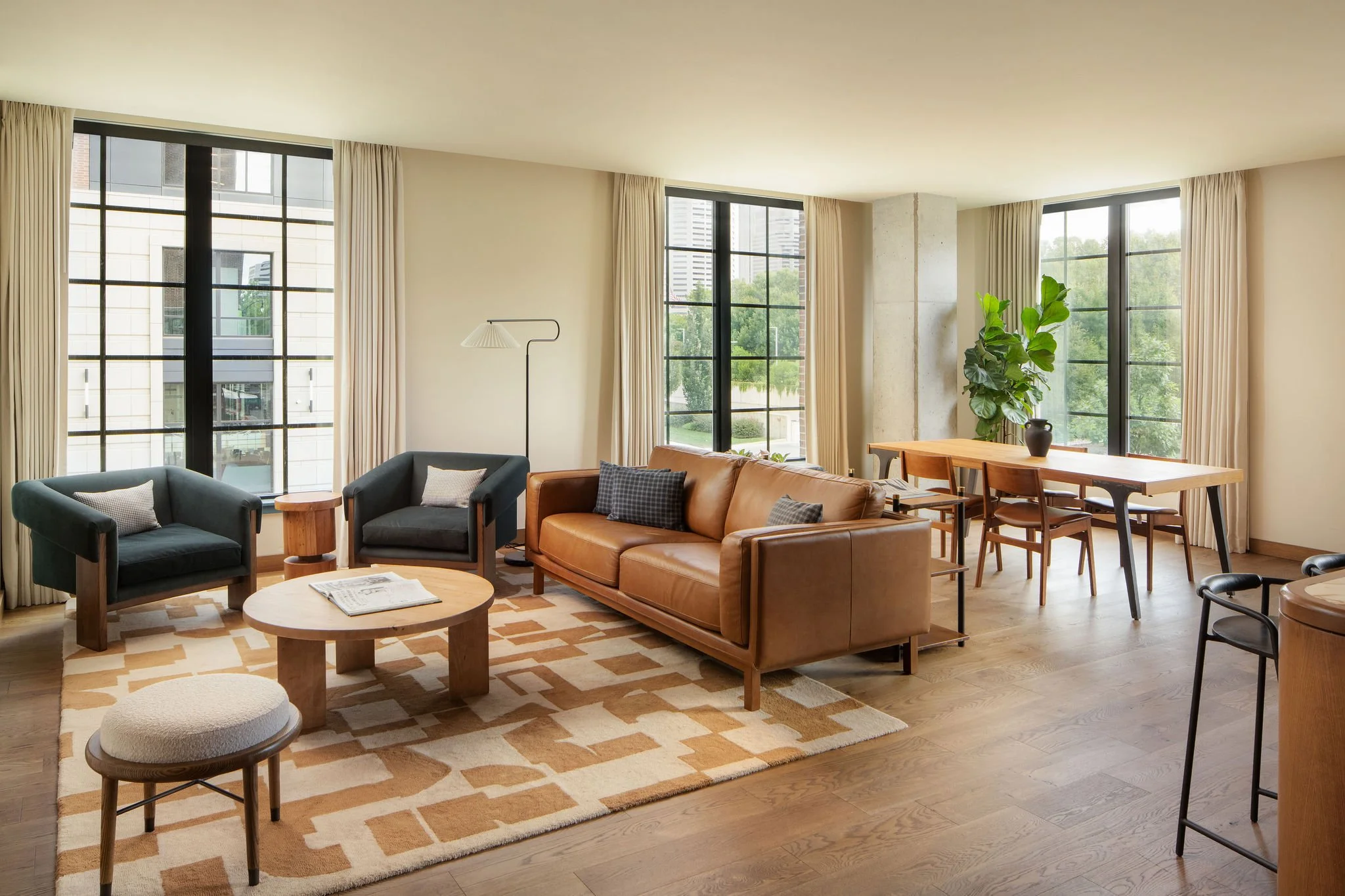 Junto-082025-JoeThomas-TheApartment-1.jpg