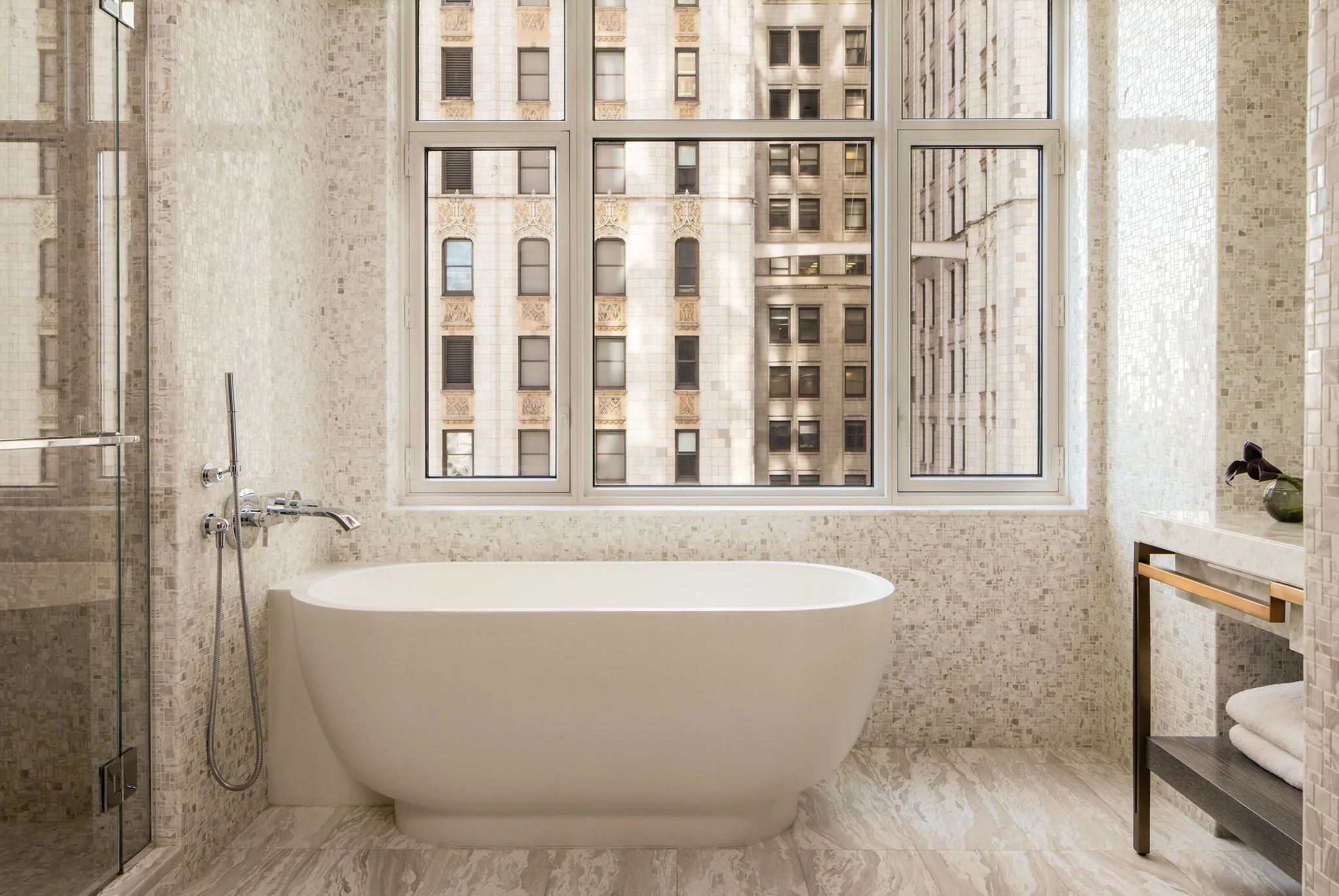 FSNYD-042025-JoeThomas-Suites-1.jpg