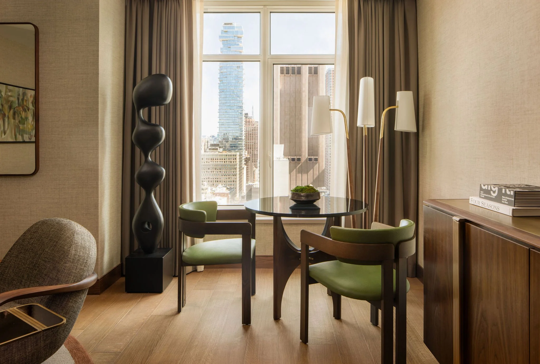 FSNYD-042025-JoeThomas-Suites-2.jpg