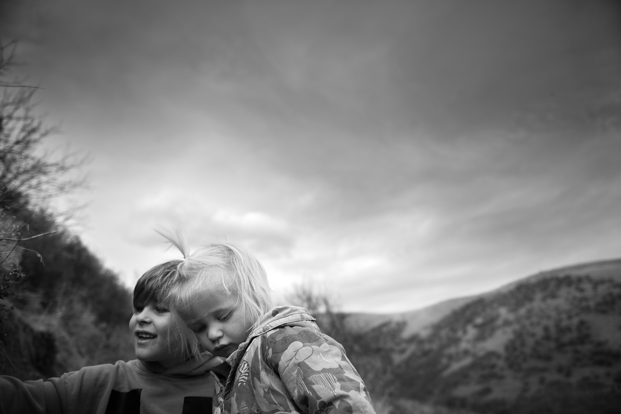 Blog - Molly Rees Photo - Black and White Documentary Childhood Photography - children on green mountain hiking trail in denver colorado by M. Menschel
